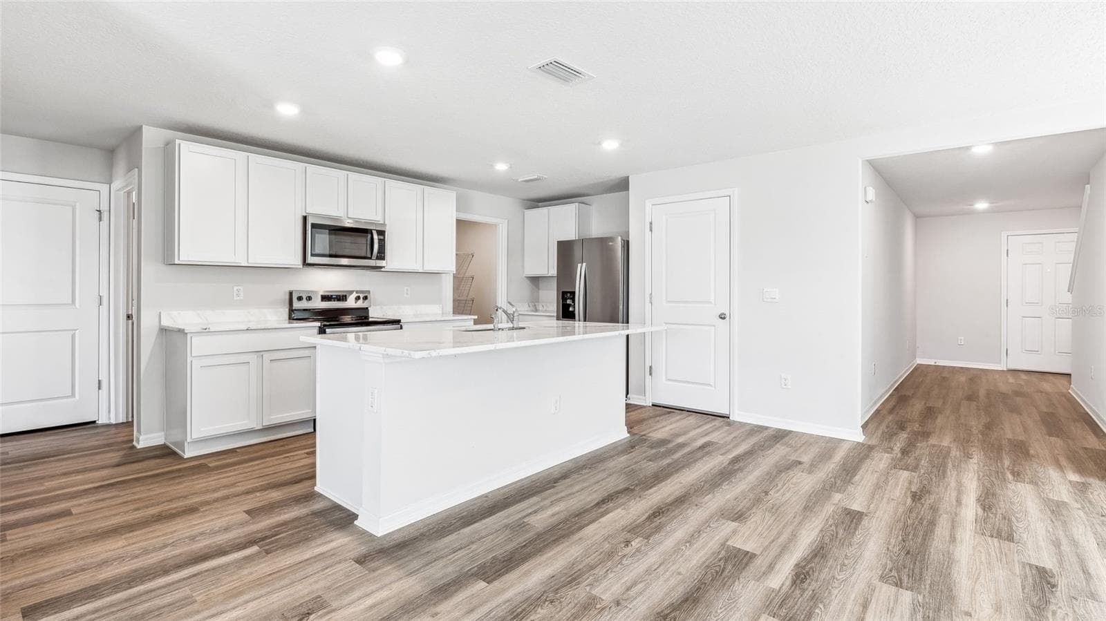 Single Family Residence at 8837 CLEAR VIEW ST, PARRISH, photo 3 of 23