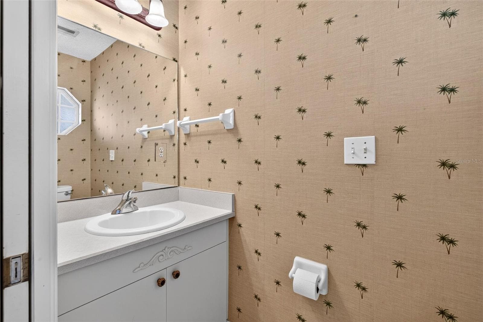 Townhouse at 525 LAKE BRIDGE DR, ORMOND BEACH, photo 16 of 92