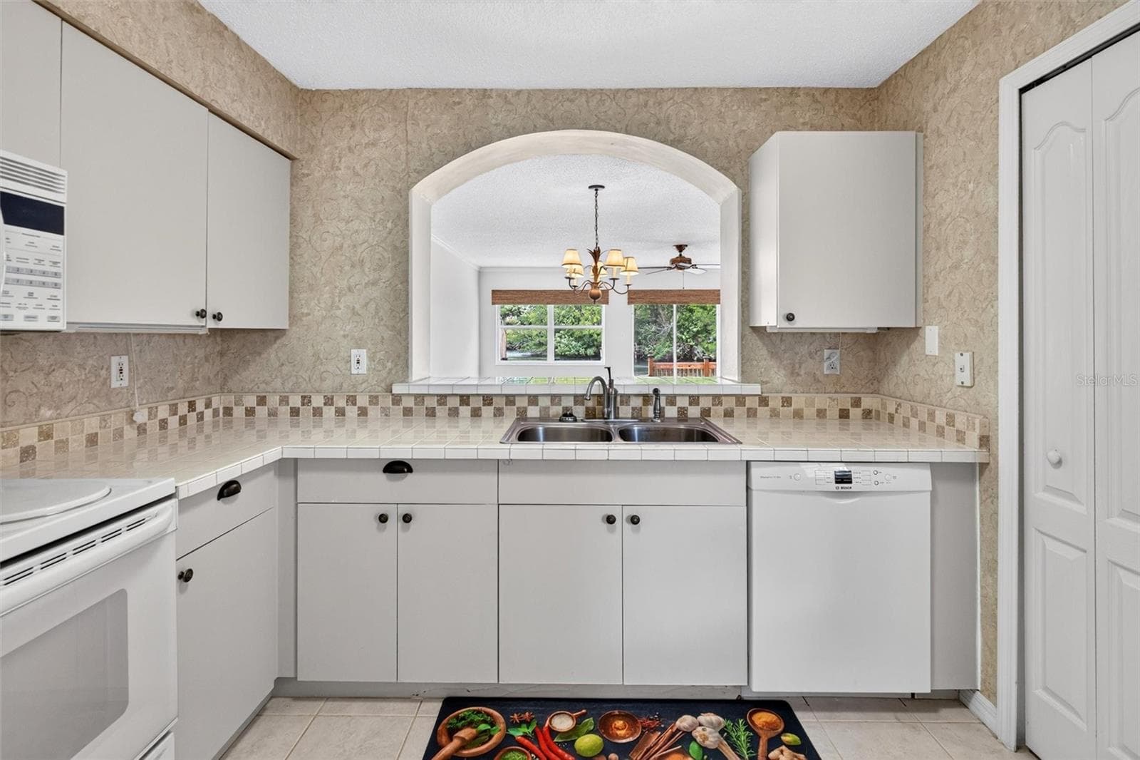 Townhouse at 525 LAKE BRIDGE DR, ORMOND BEACH, photo 21 of 92