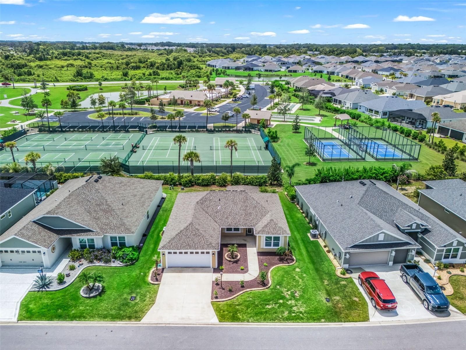 Single Family Residence at 2816 NAVY HILL CIR, THE VILLAGES, photo 2 of 51