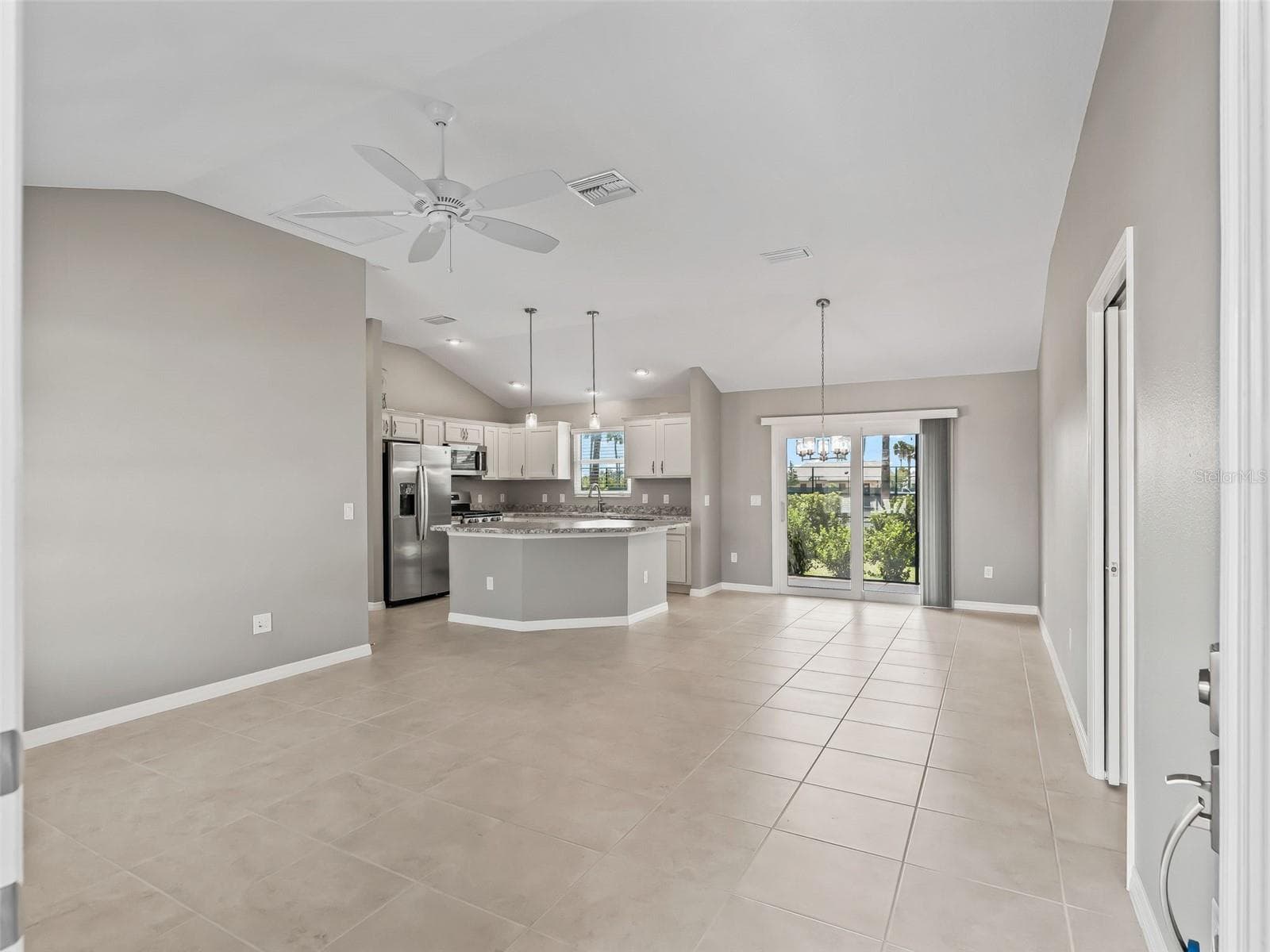 Single Family Residence at 2816 NAVY HILL CIR, THE VILLAGES, photo 11 of 51