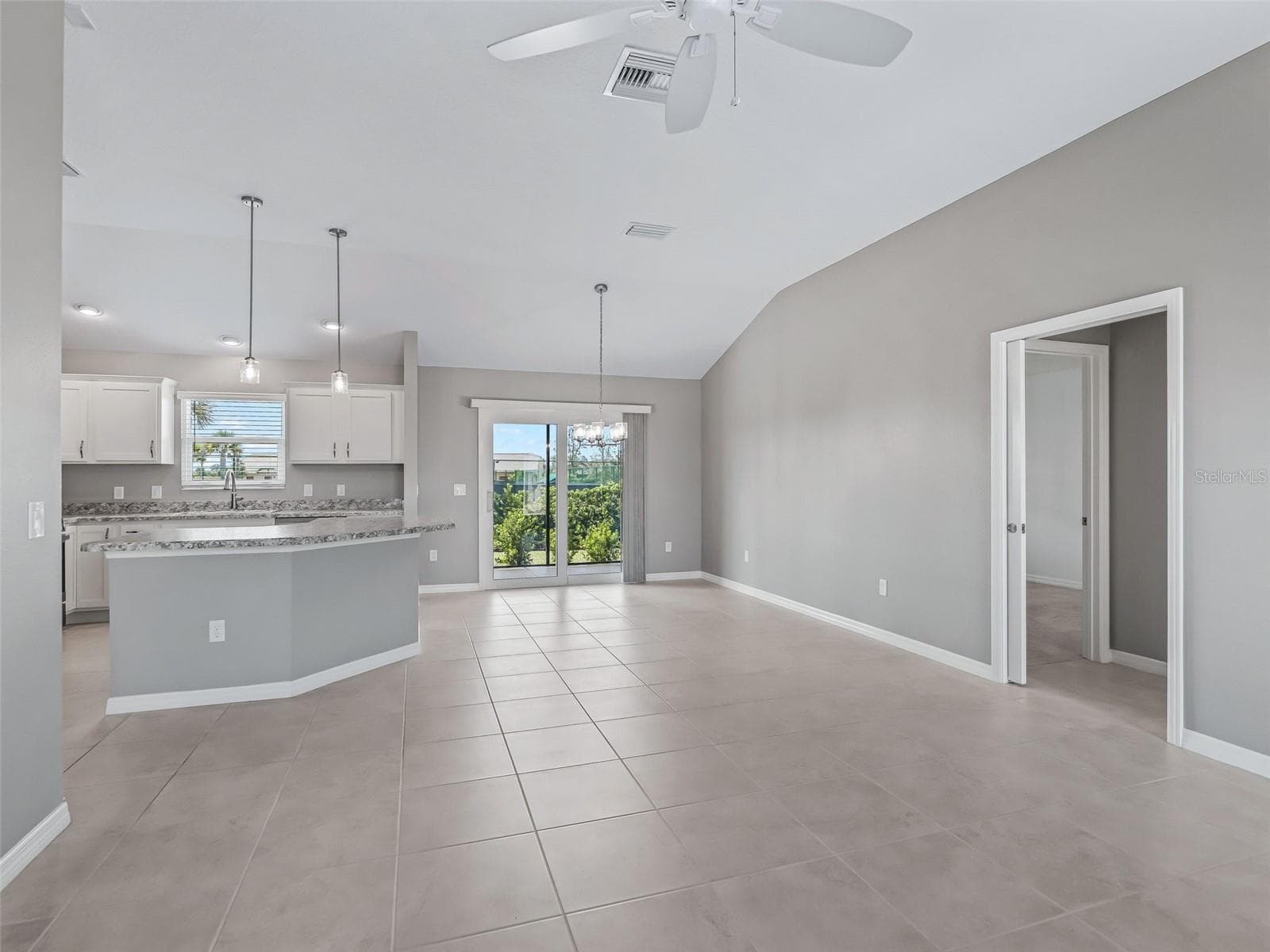 Single Family Residence at 2816 NAVY HILL CIR, THE VILLAGES, photo 14 of 51