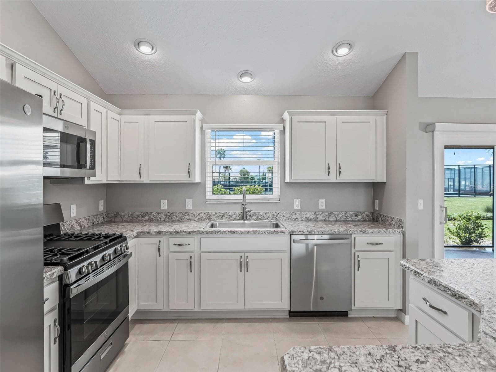 Single Family Residence at 2816 NAVY HILL CIR, THE VILLAGES, photo 18 of 51