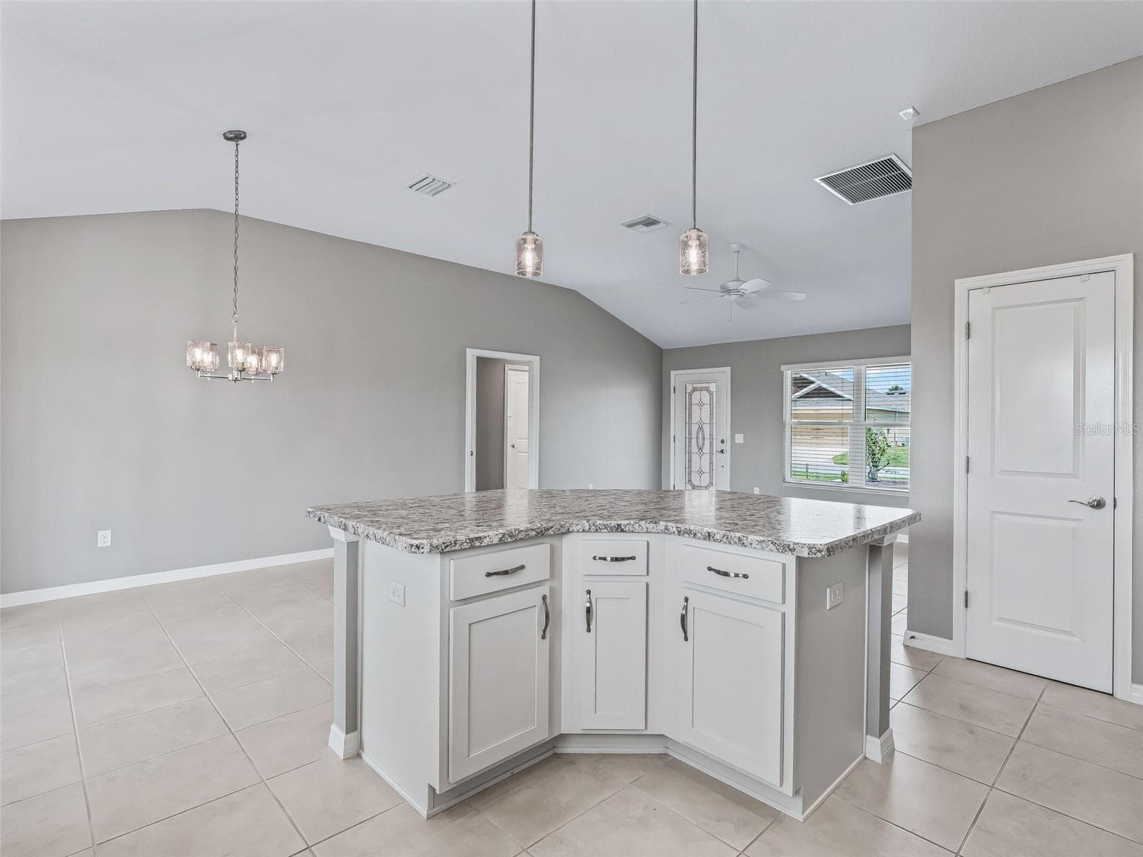 Single Family Residence at 2816 NAVY HILL CIR, THE VILLAGES, photo 19 of 51