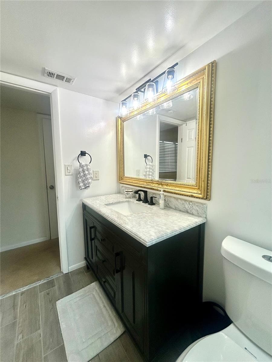 Primary En-Suite Bathroom - 407 NW 39TH RD #407C, GAINESVILLE