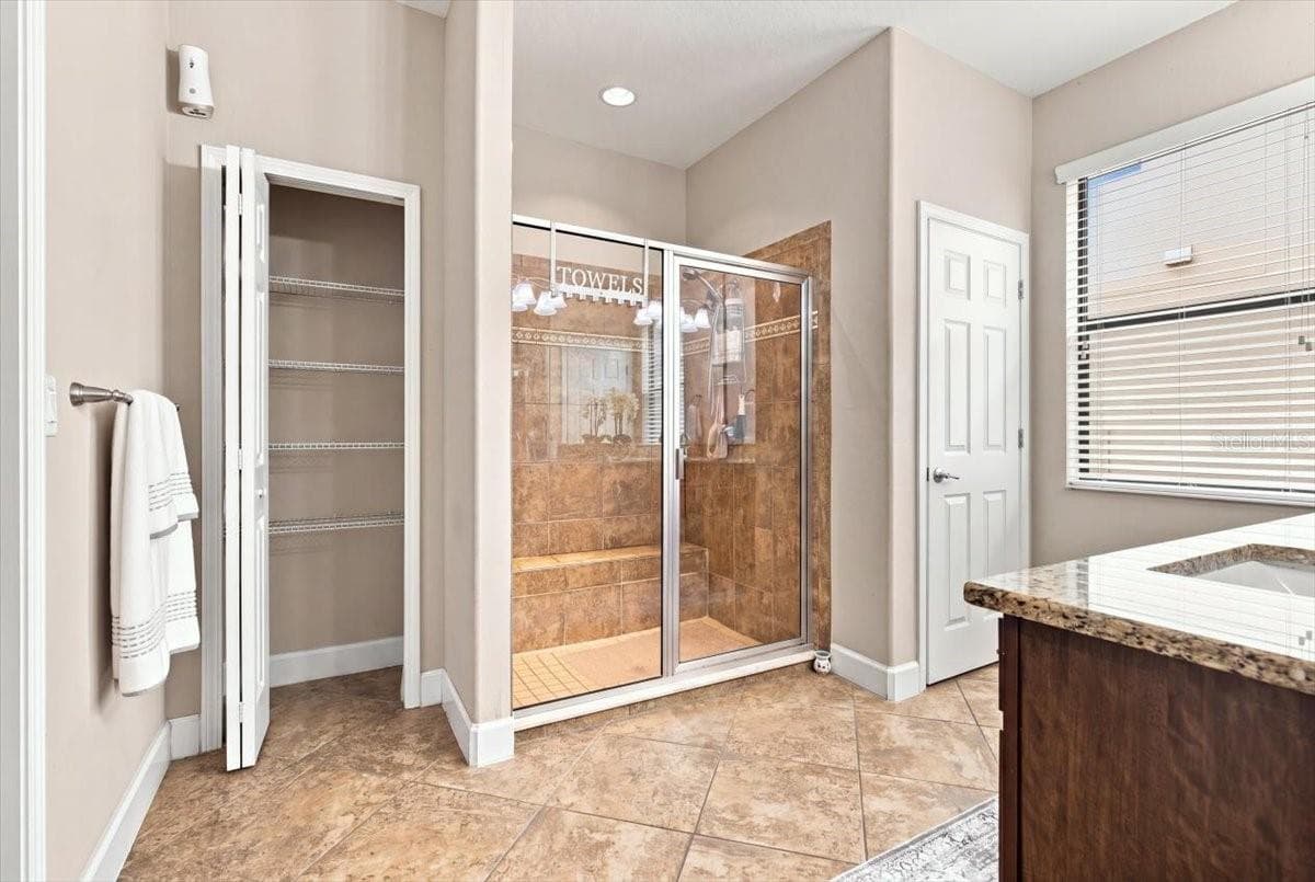 Primary Bathroom - 4508 GRAND LAKESIDE DR E, PALM HARBOR