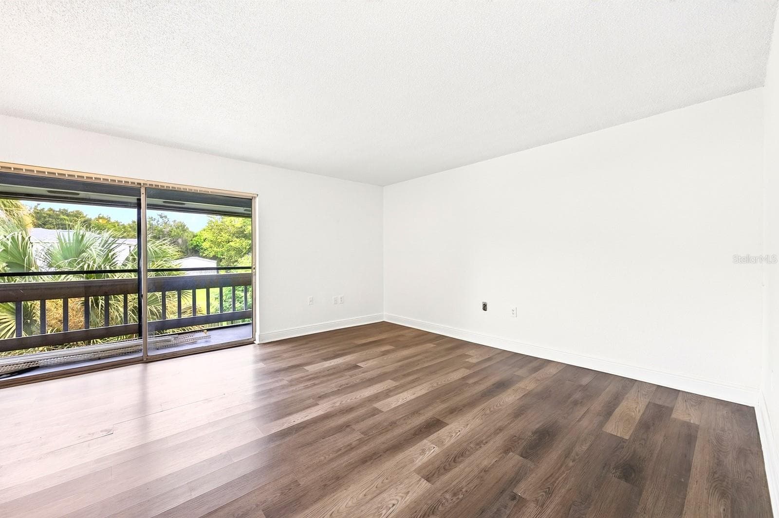 Huge living space! - 4737 S TEXAS AVE #4737D, ORLANDO