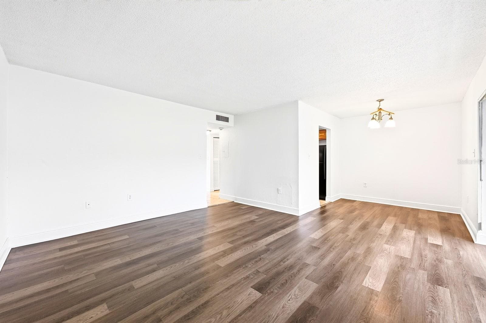 Another angle of your living retreat - 4737 S TEXAS AVE #4737D, ORLANDO