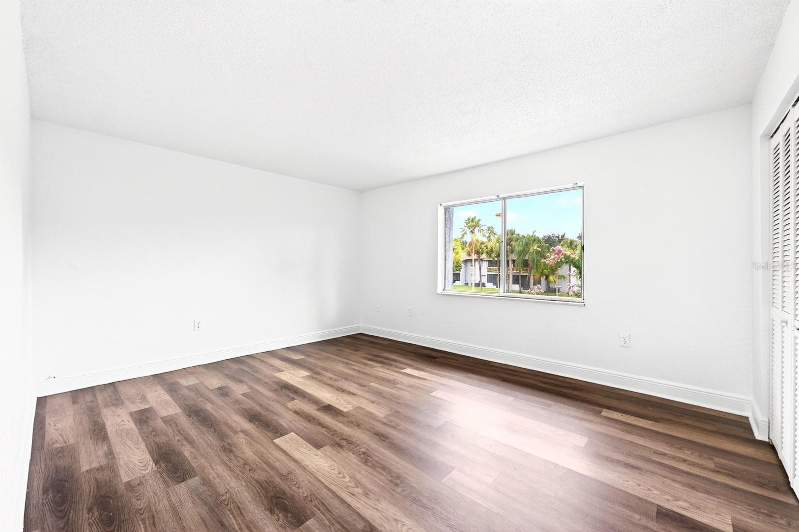 Very spacious bedroom - 4737 S TEXAS AVE #4737D, ORLANDO
