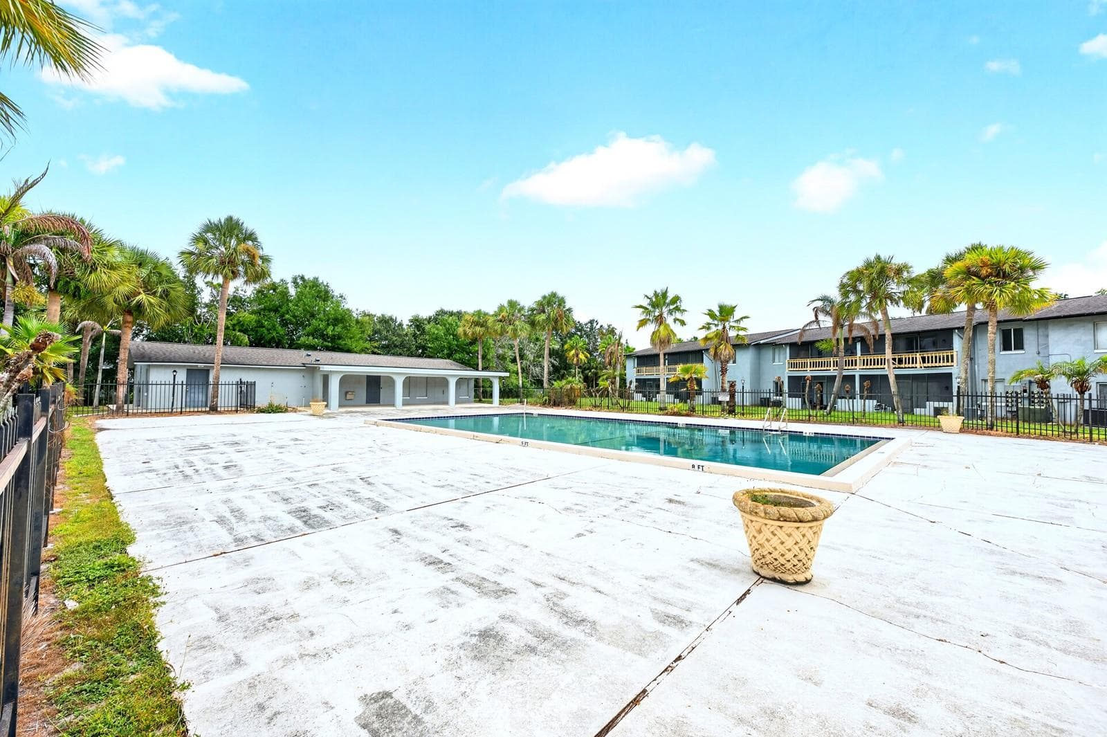 Relaxing and refreshing community pool - 4737 S TEXAS AVE #4737D, ORLANDO