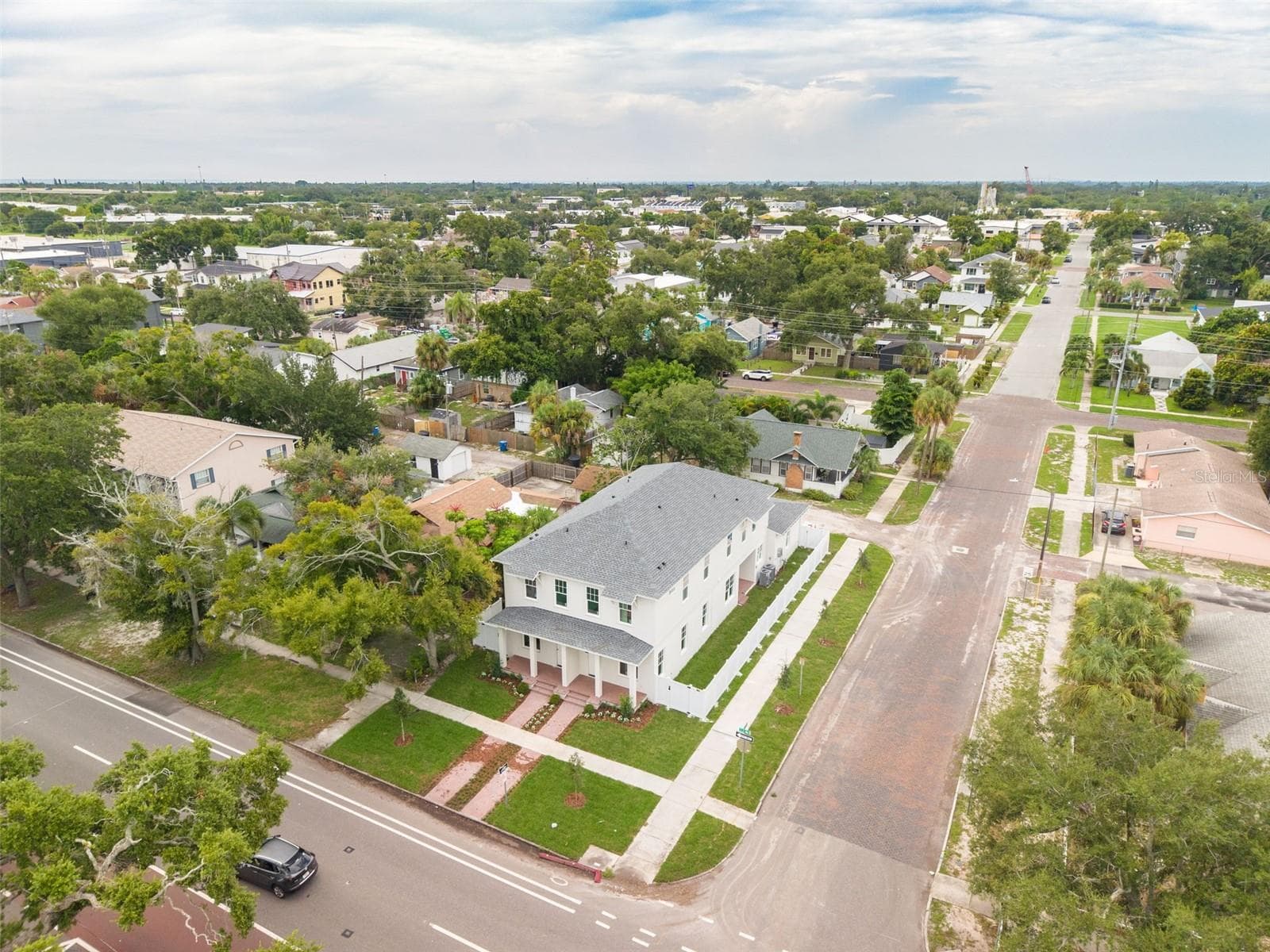 Single Family Residence at 2460 1ST AVE S, ST PETERSBURG, photo 5 of 11
