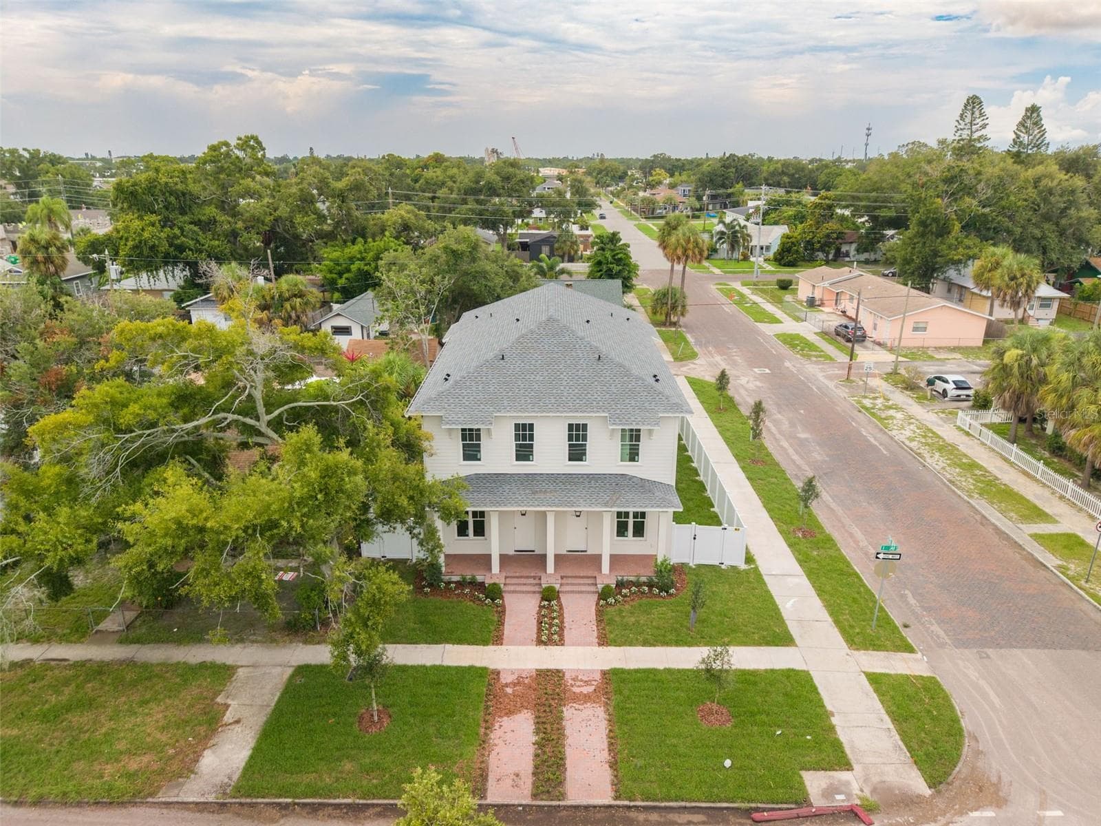 Single Family Residence at 2460 1ST AVE S, ST PETERSBURG, photo 6 of 11