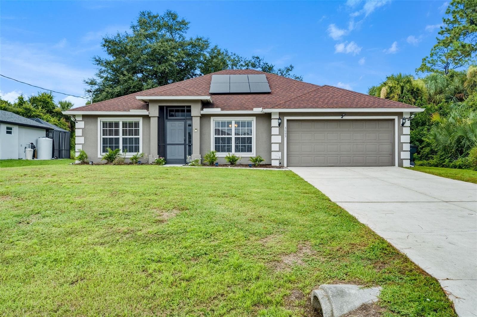 Distinctive Architectural Craftsmanship - 3695 WAFFLE TER, NORTH PORT