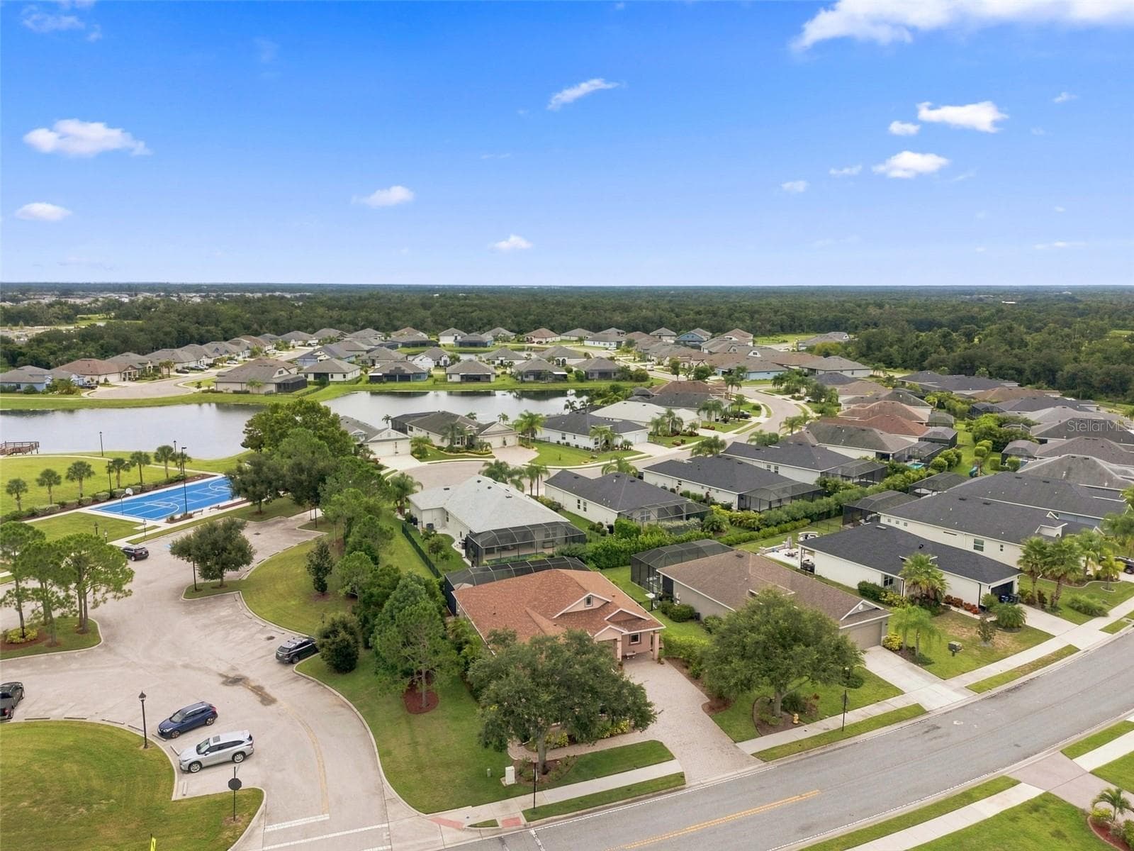 Corner lot close to the amenities - 3850 CREEKSIDE PARK DR, PARRISH