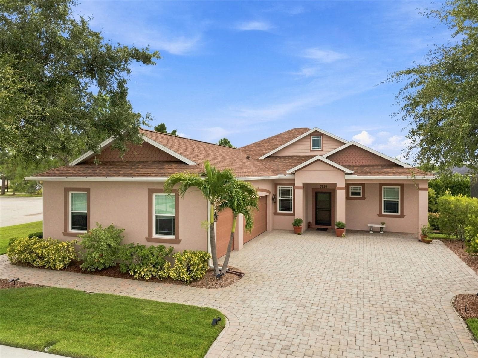 Courtyard style driveway - 3850 CREEKSIDE PARK DR, PARRISH