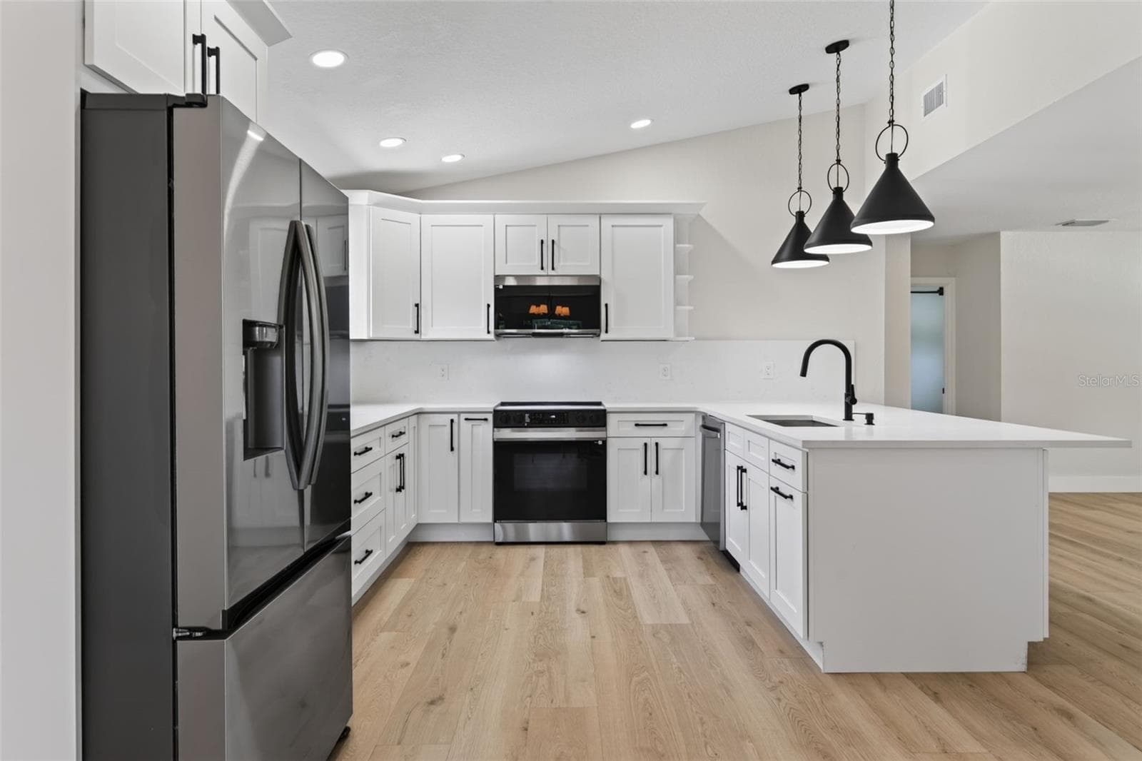 Abundant room for even 2 cooks in the kitchen!! - 5217 18TH AVE S, GULFPORT