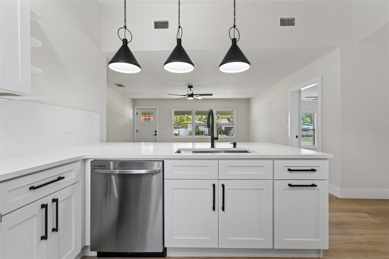 Dramatic kitchen pendant lighting - 5217 18TH AVE S, GULFPORT