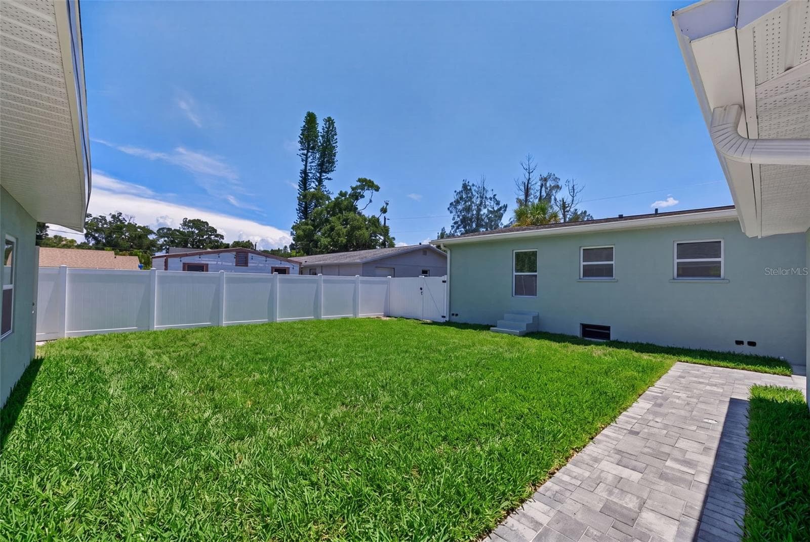 Grass Virtally Staged - 5217 18TH AVE S, GULFPORT