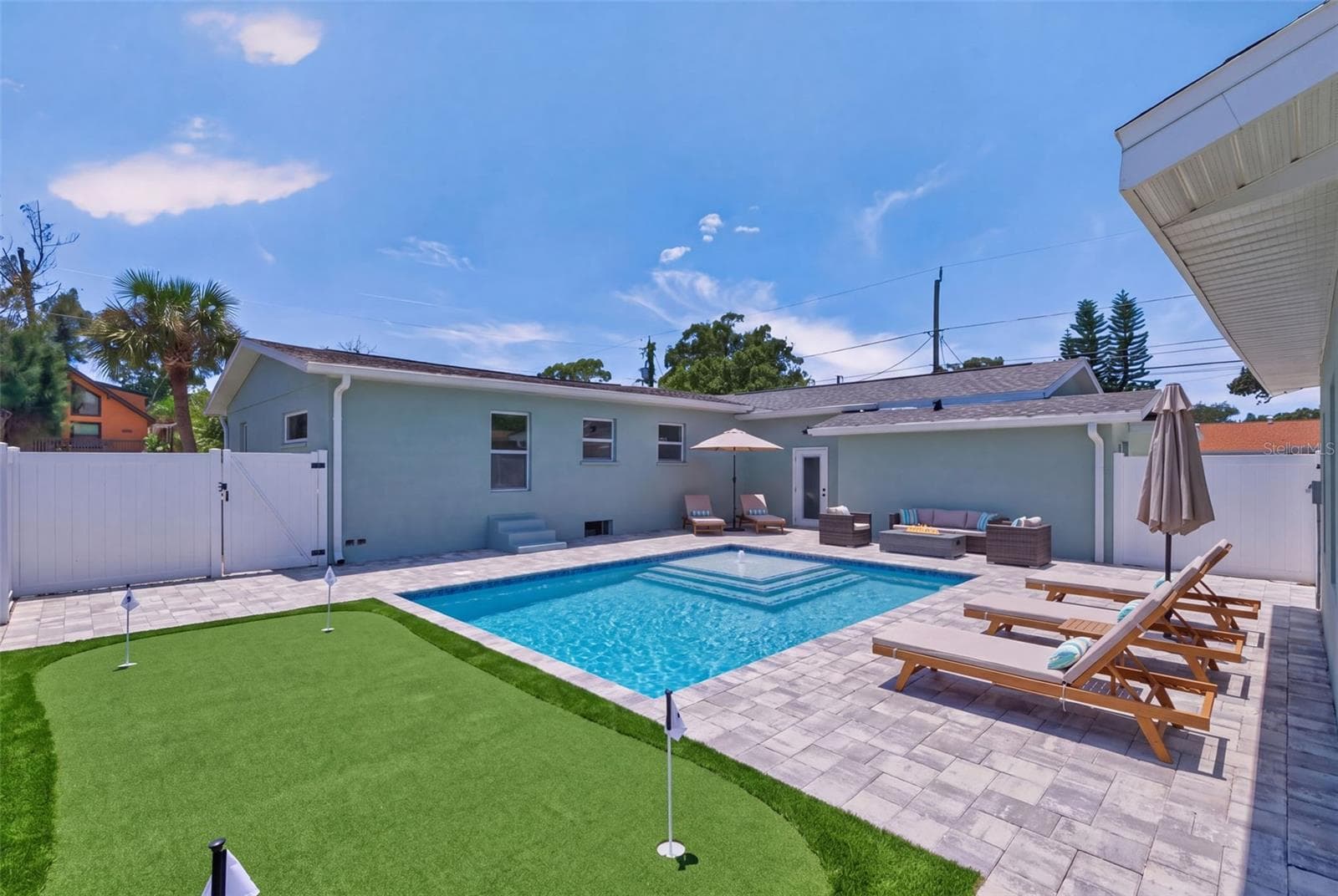 Grass Virtally Staged - 5217 18TH AVE S, GULFPORT