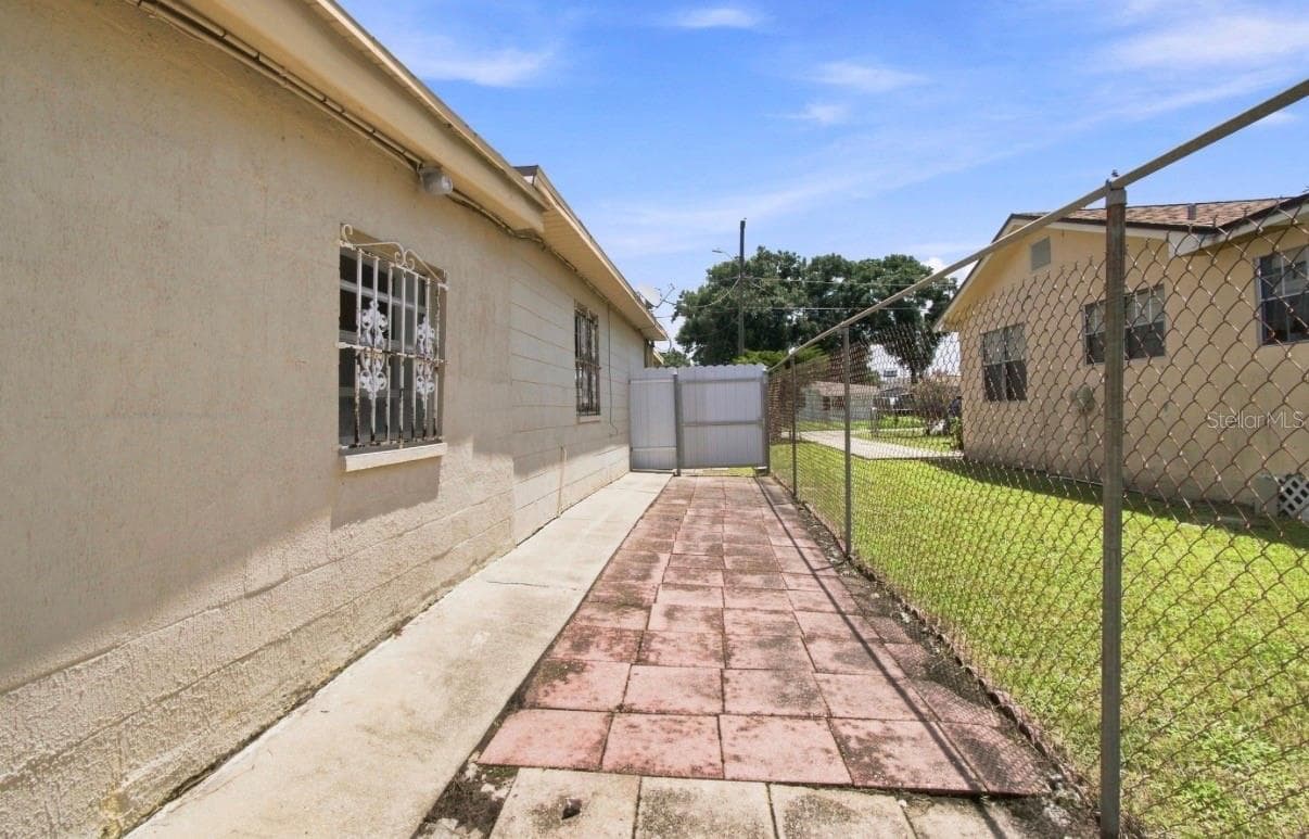 Single Family Residence at 7516 N CORTEZ ST, TAMPA, photo 44 of 65