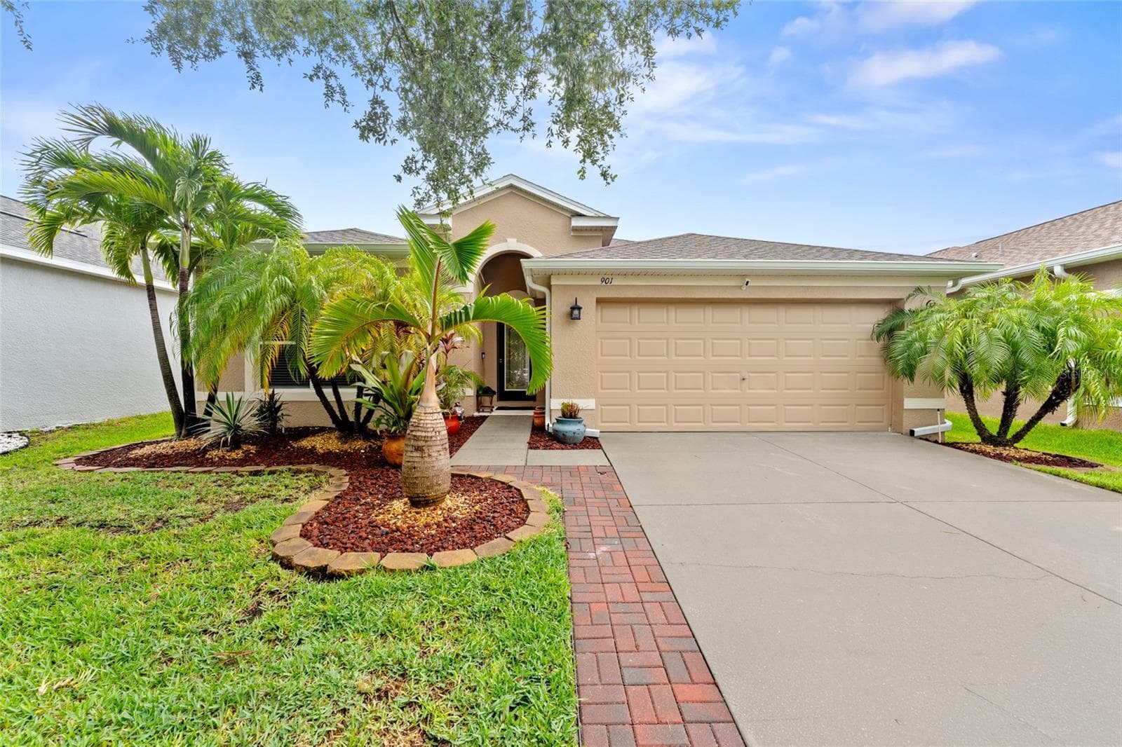 901 PARKER DEN DR
