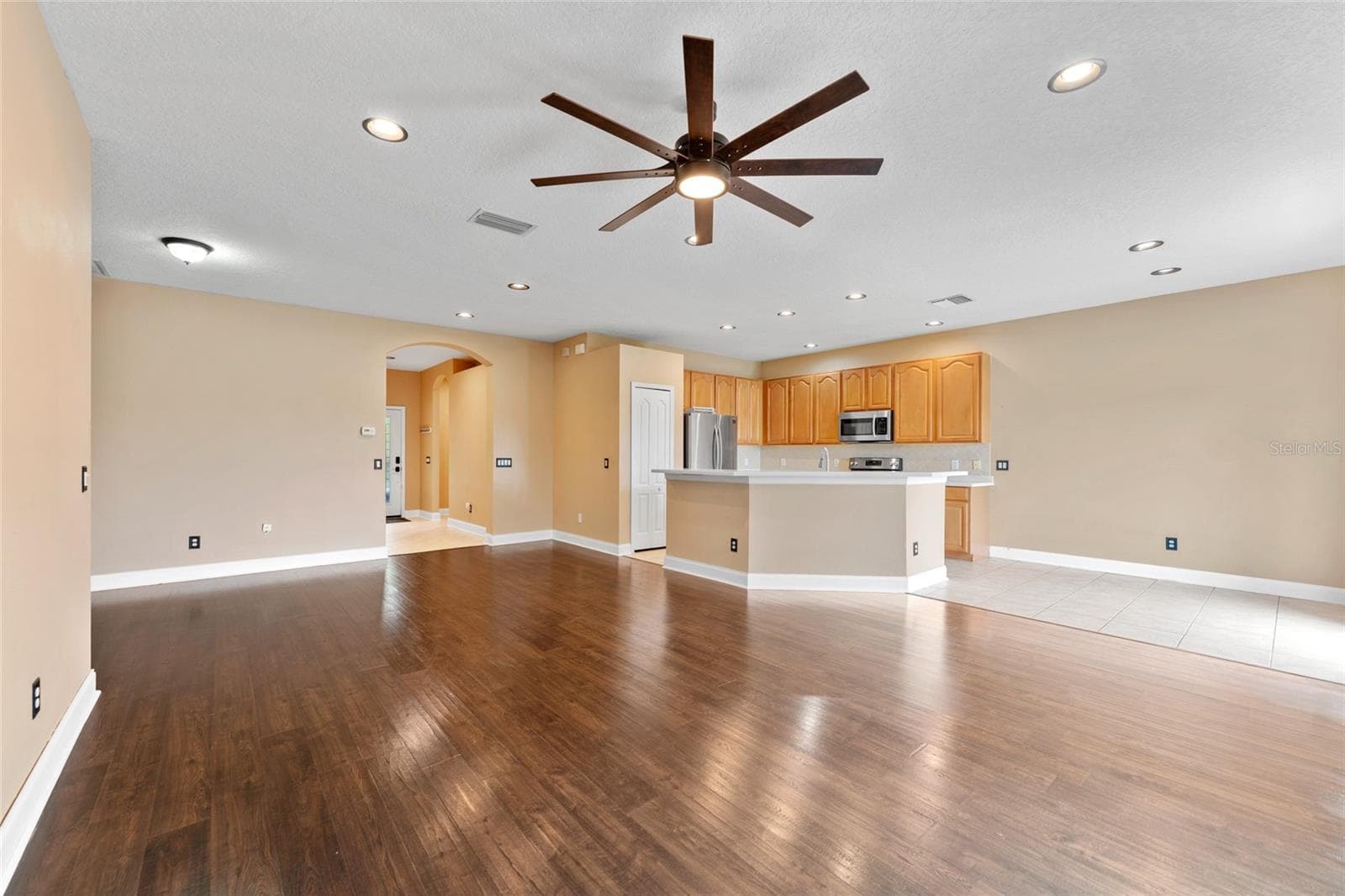 Single Family Residence at 901 PARKER DEN DR, RUSKIN, photo 8 of 44