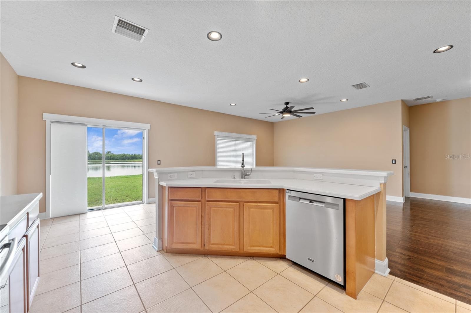 Single Family Residence at 901 PARKER DEN DR, RUSKIN, photo 13 of 44