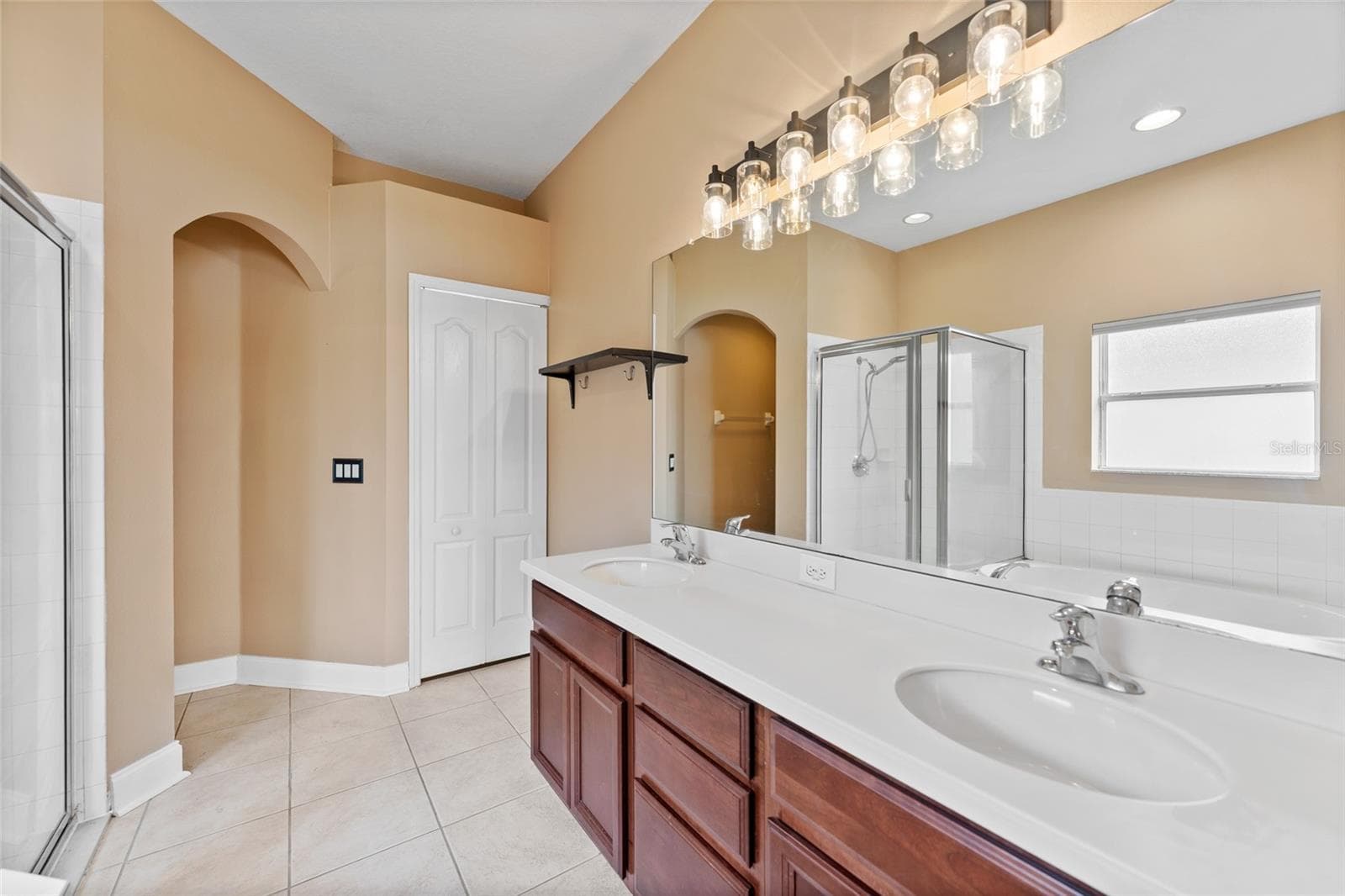 Single Family Residence at 901 PARKER DEN DR, RUSKIN, photo 19 of 44