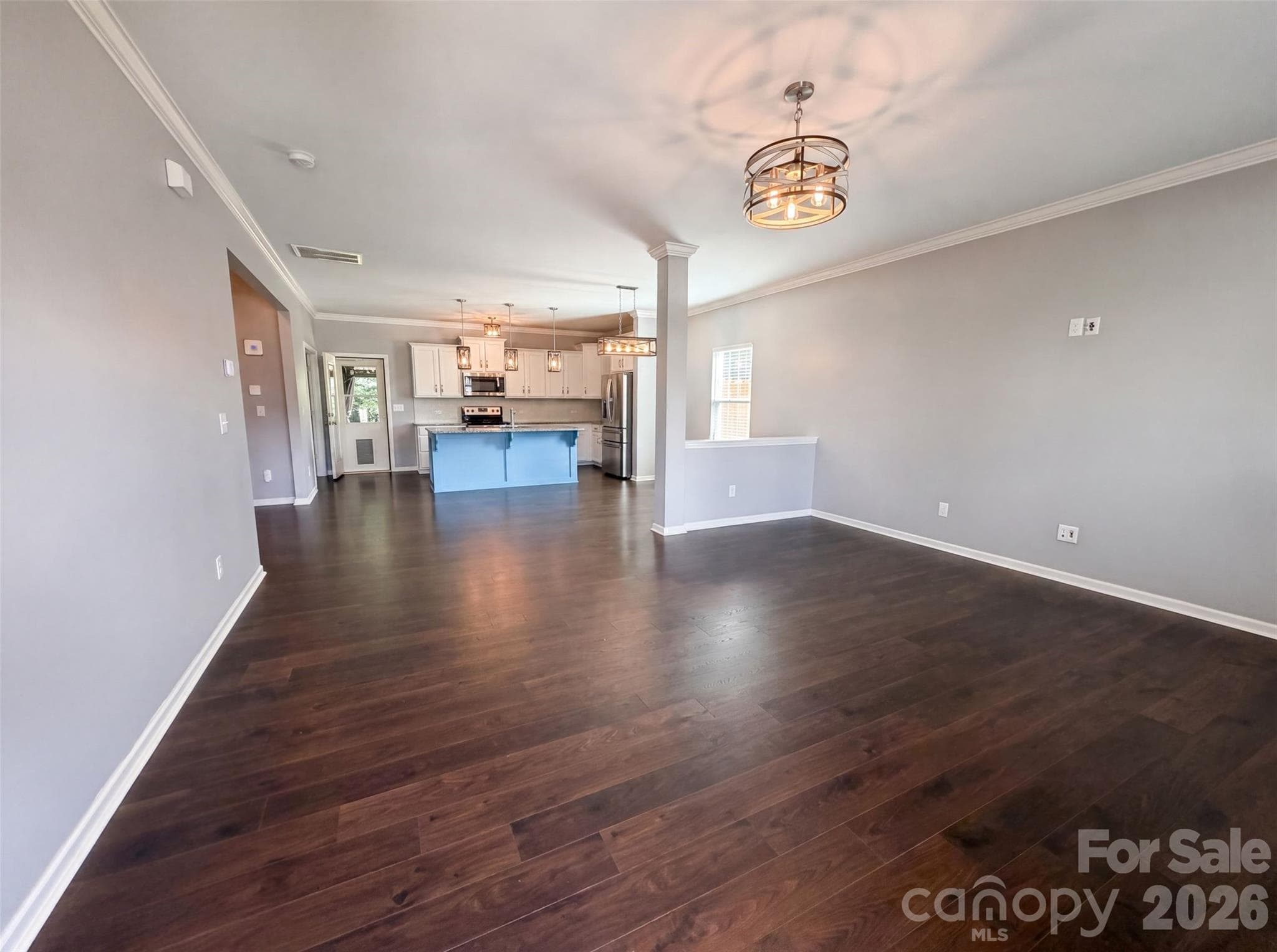 Single Family Residence at 2618 Courtland Drive, Clover, photo 3 of 17