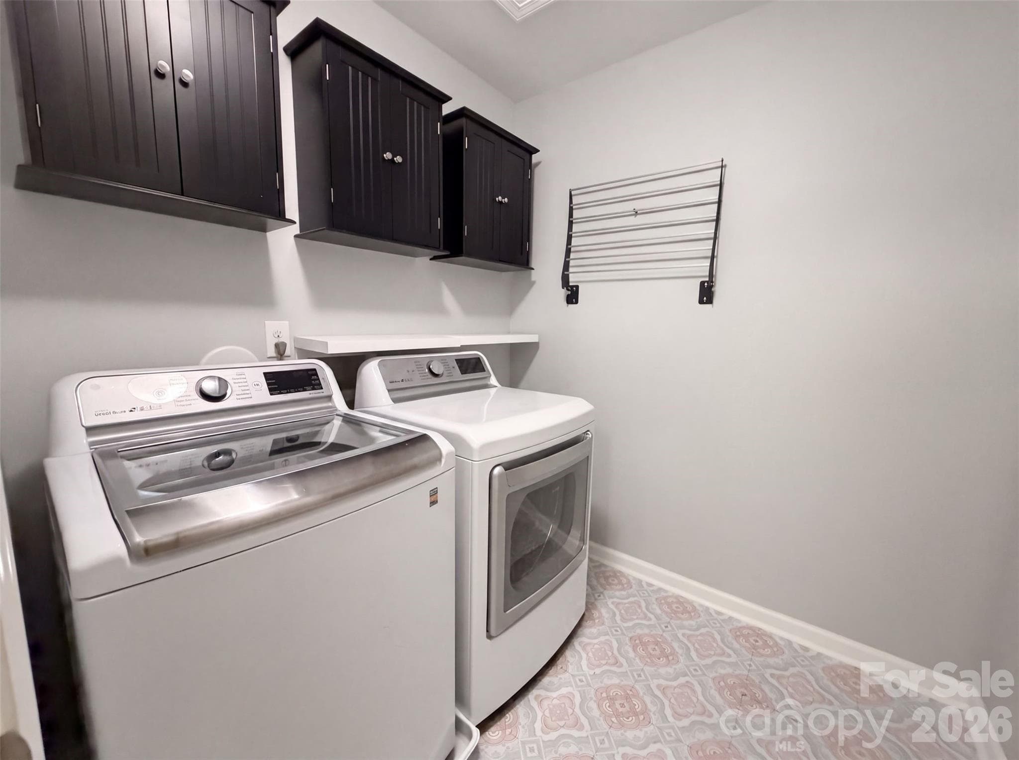 Single Family Residence at 2618 Courtland Drive, Clover, photo 16 of 17