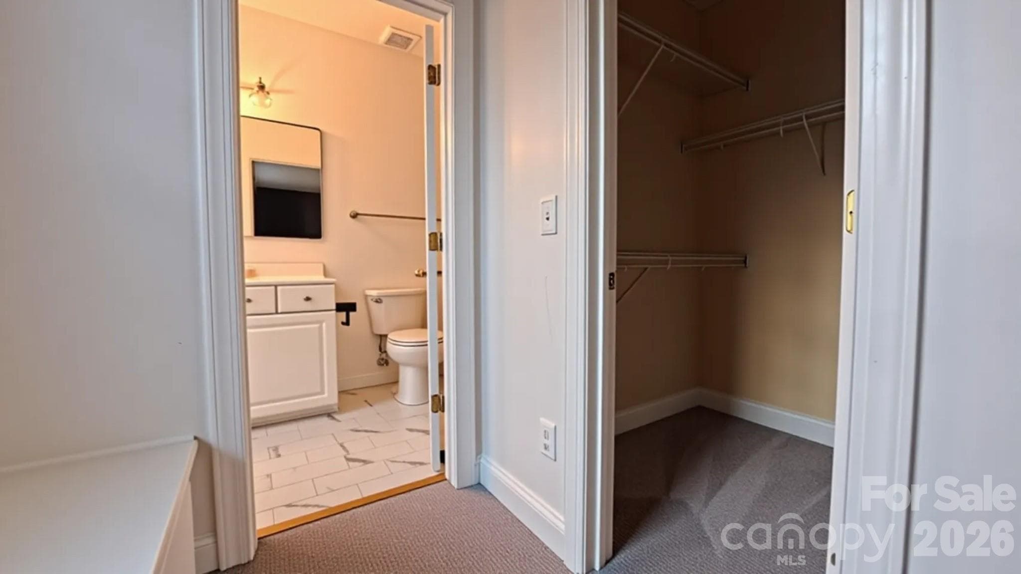 Condominium at 6419 Park Pond Drive, Charlotte, photo 8 of 19