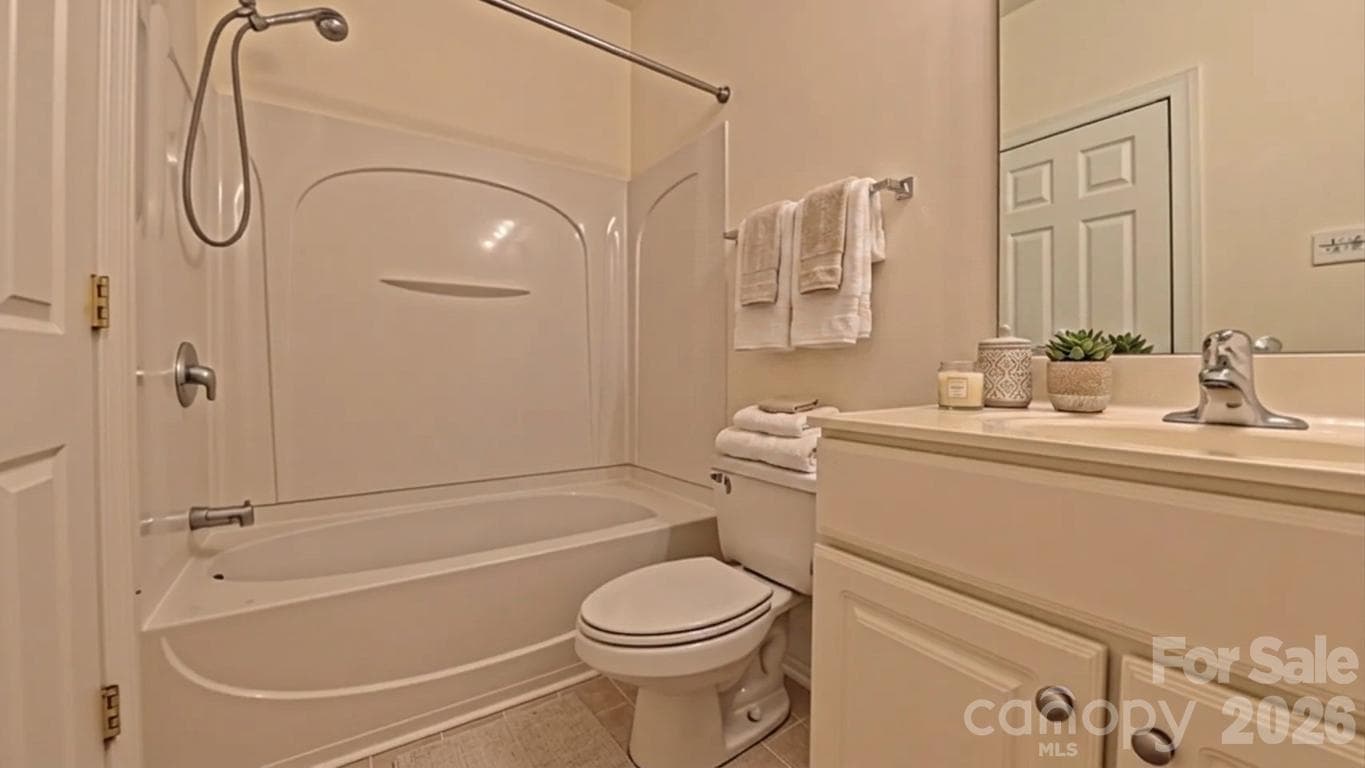 Condominium at 6419 Park Pond Drive, Charlotte, photo 11 of 19