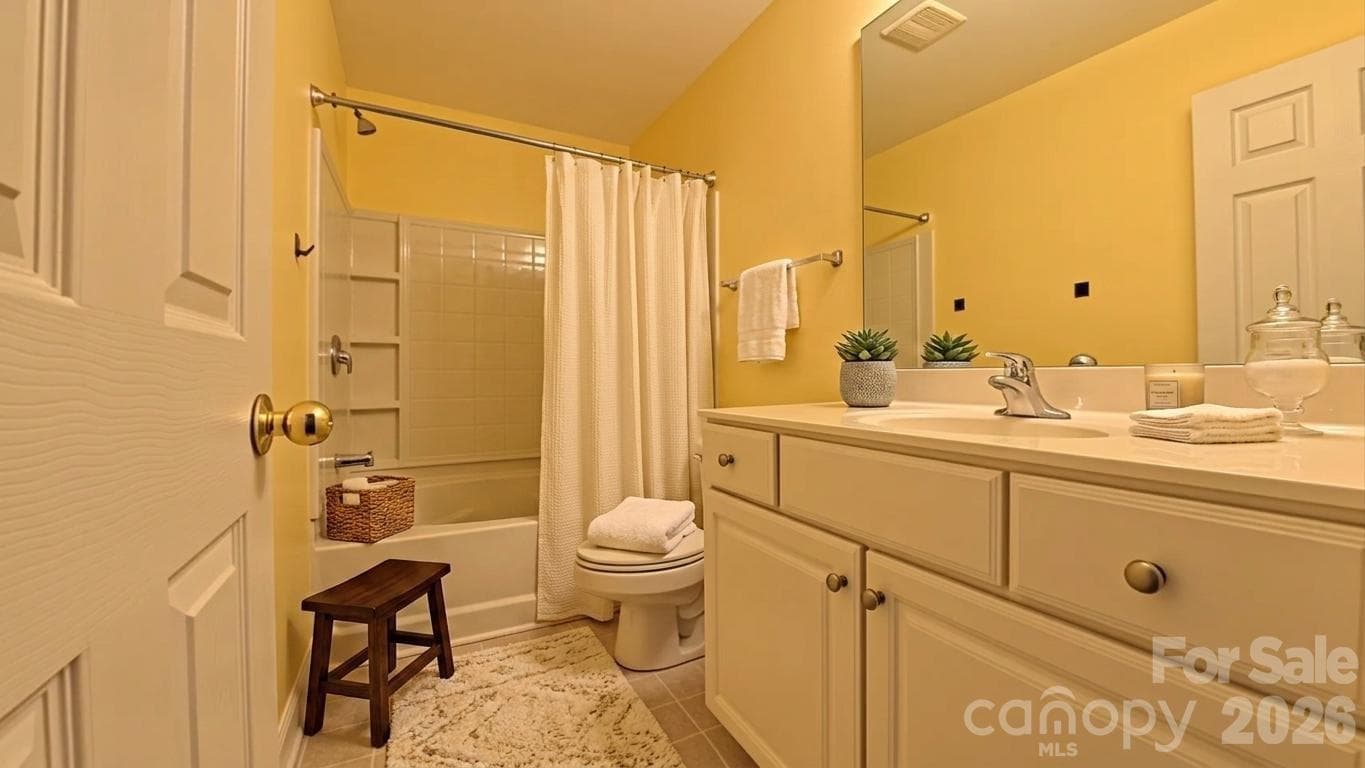 Condominium at 6419 Park Pond Drive, Charlotte, photo 14 of 19