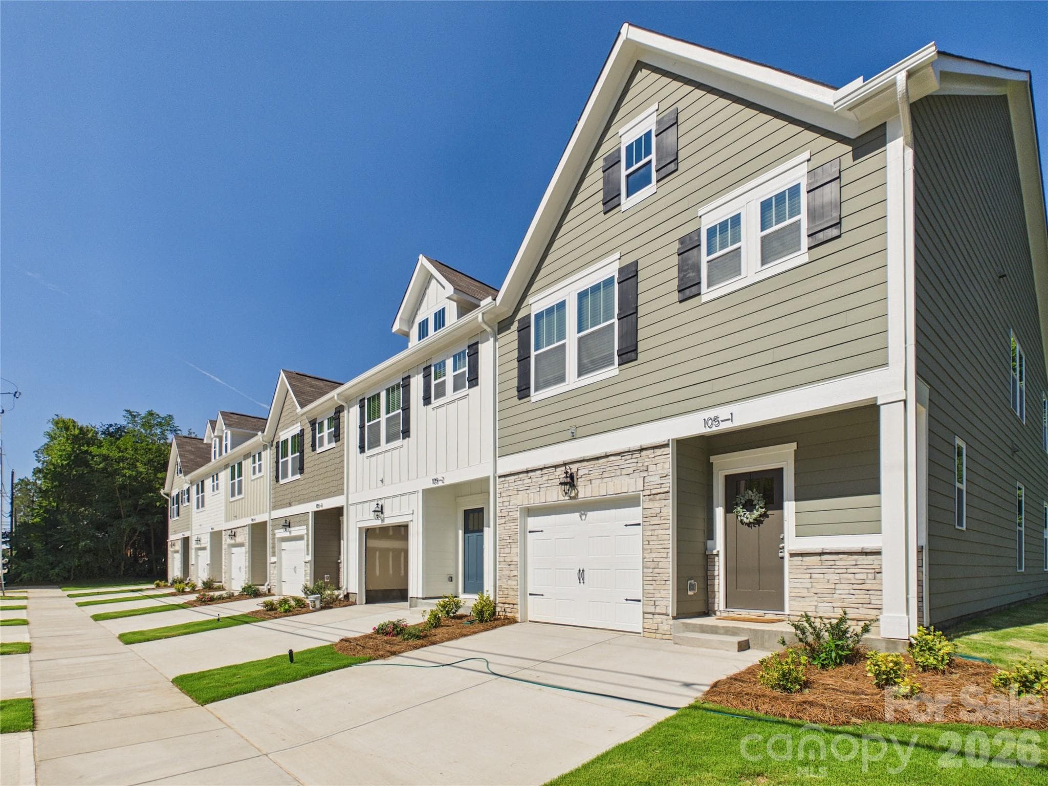 105 Dilling Street N