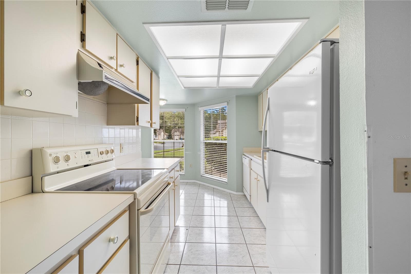 Condominium at 4739 CARRINGTON CT, NEW PORT RICHEY, photo 11 of 51