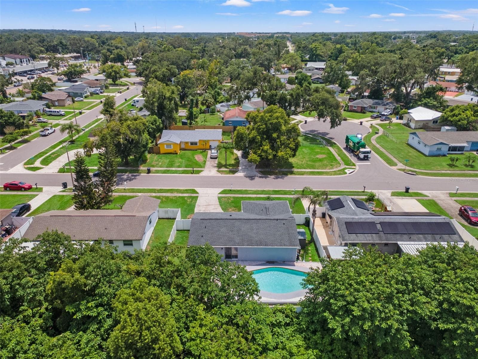 Single Family Residence at 560 ROBIN HILL CIR, BRANDON, photo 5 of 49
