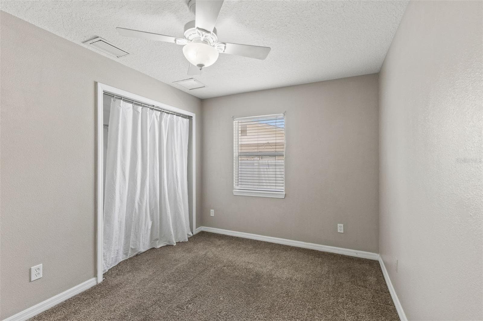 Single Family Residence at 560 ROBIN HILL CIR, BRANDON, photo 17 of 49