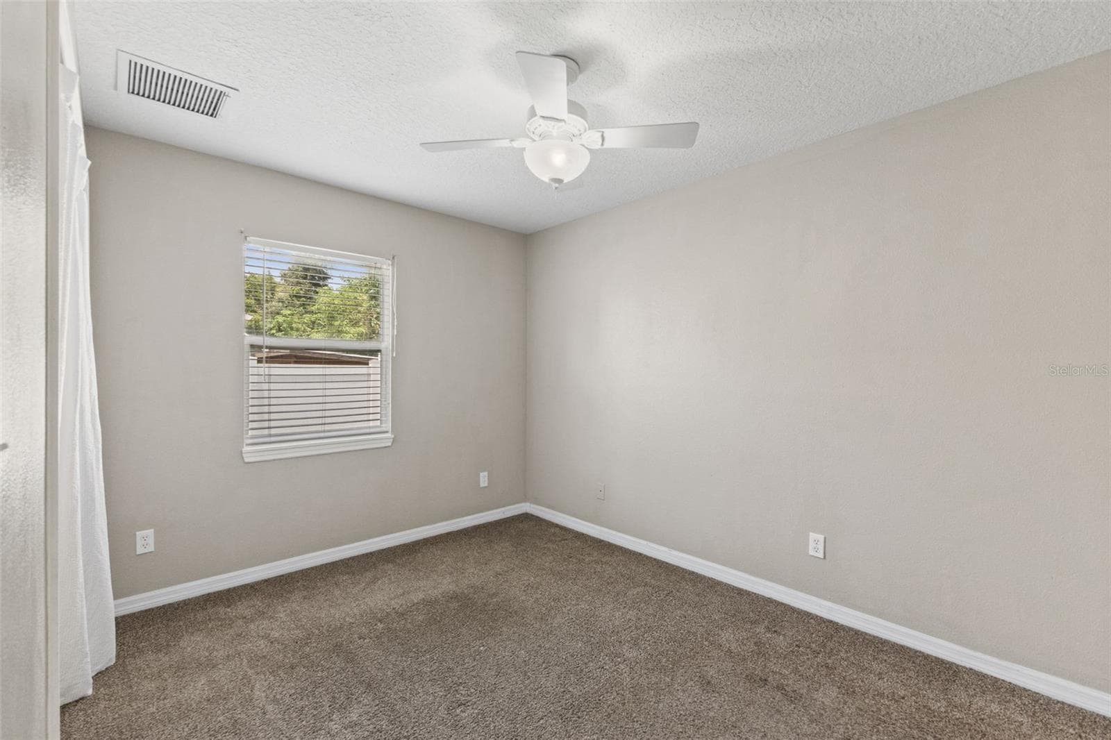 Single Family Residence at 560 ROBIN HILL CIR, BRANDON, photo 19 of 49
