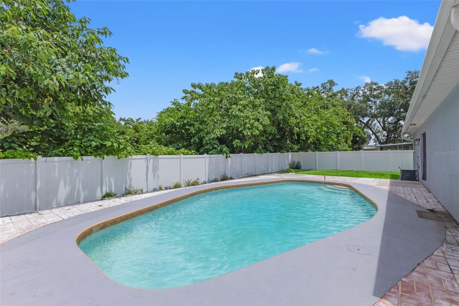 Single Family Residence at 560 ROBIN HILL CIR, BRANDON, photo 40 of 49