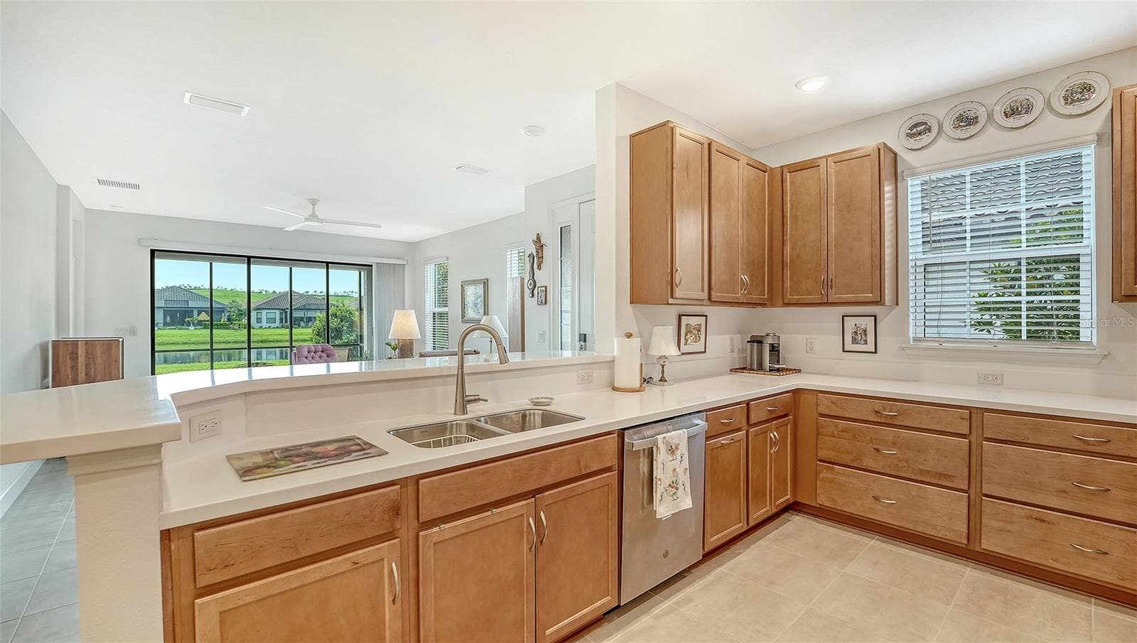 Villa at 6223 PLATEAU CT, BRADENTON, photo 13 of 93