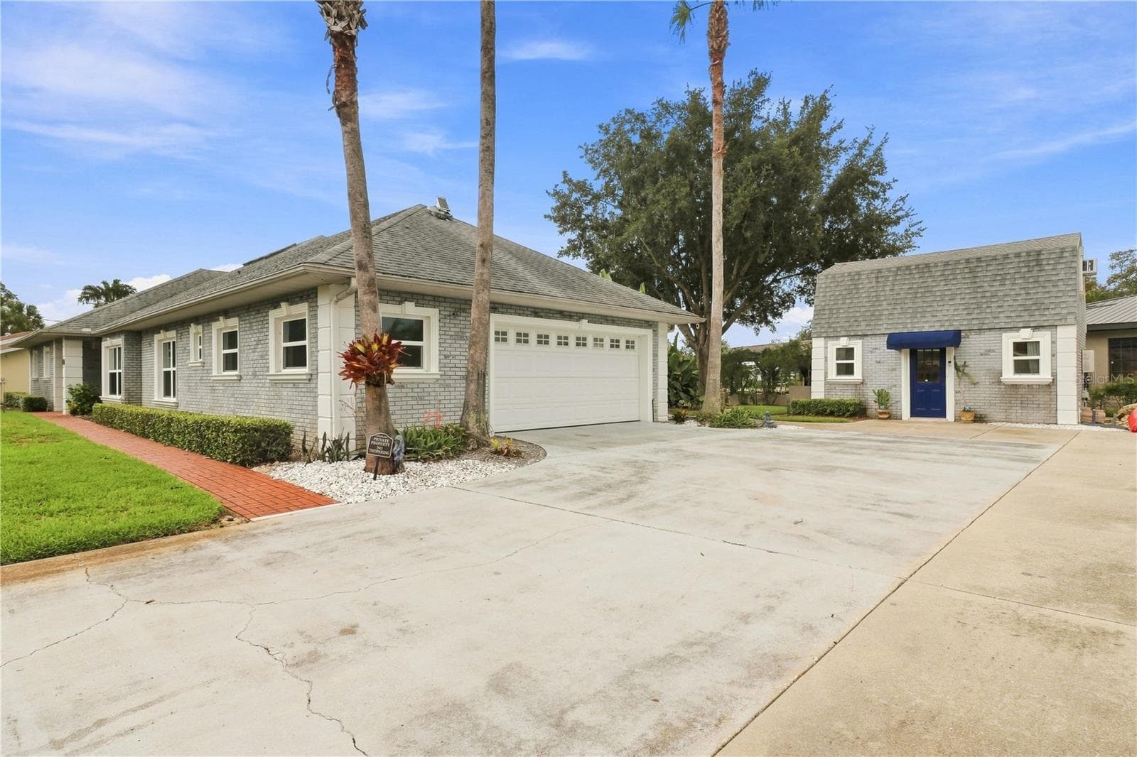 1520 SE PINWHEEL DR