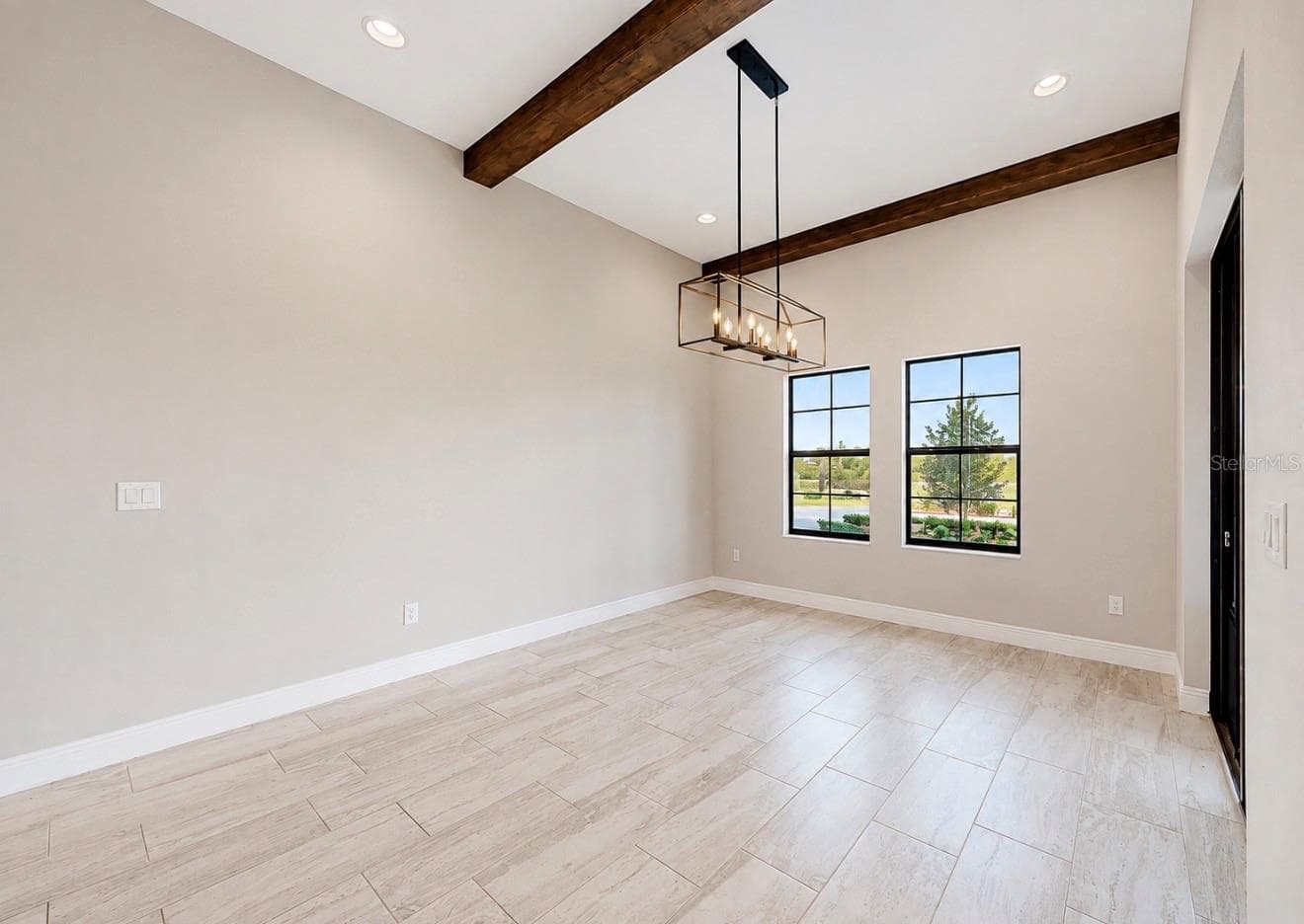 Single Family Residence at 14610 RED CASTLE AVE, LITHIA, photo 24 of 69