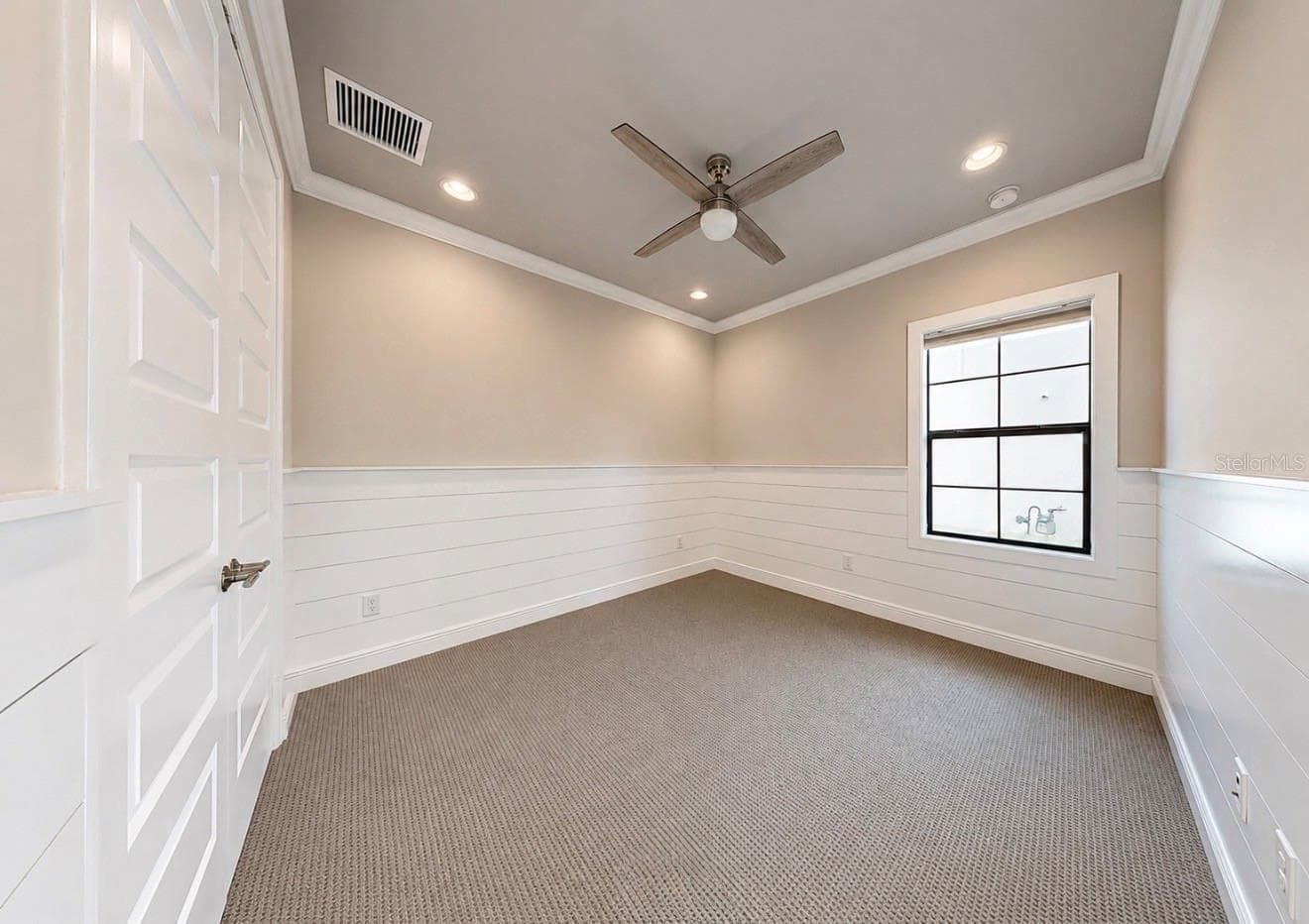 Single Family Residence at 14610 RED CASTLE AVE, LITHIA, photo 48 of 69