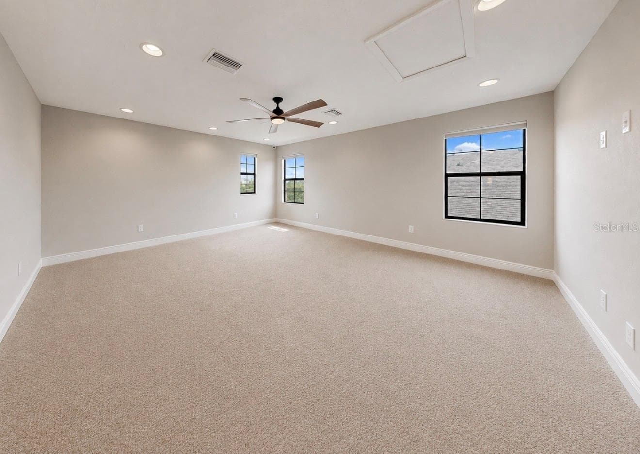 Single Family Residence at 14610 RED CASTLE AVE, LITHIA, photo 53 of 69