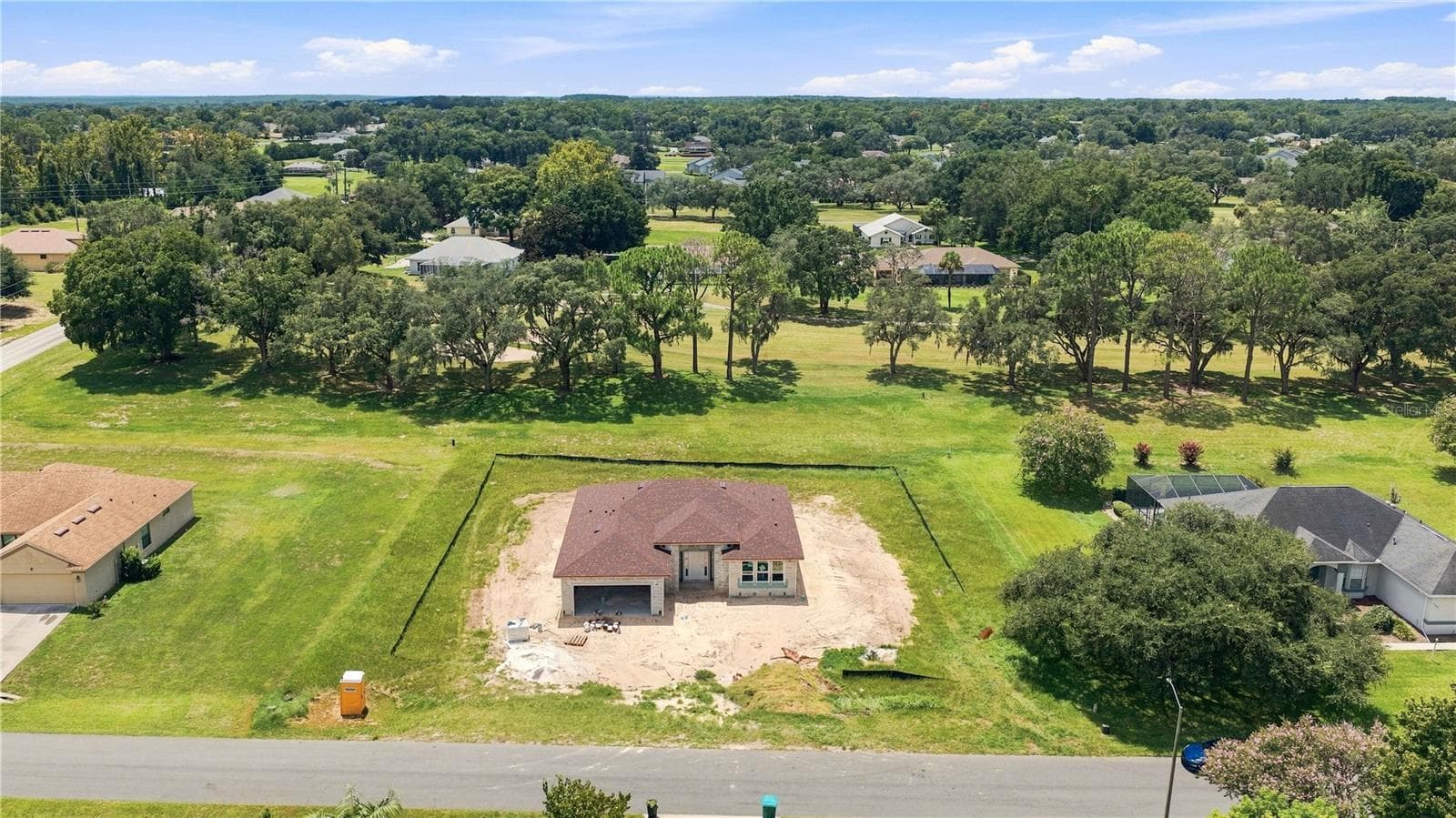 SHINGLES ARE ON! - 804 E EPSOM CT, HERNANDO
