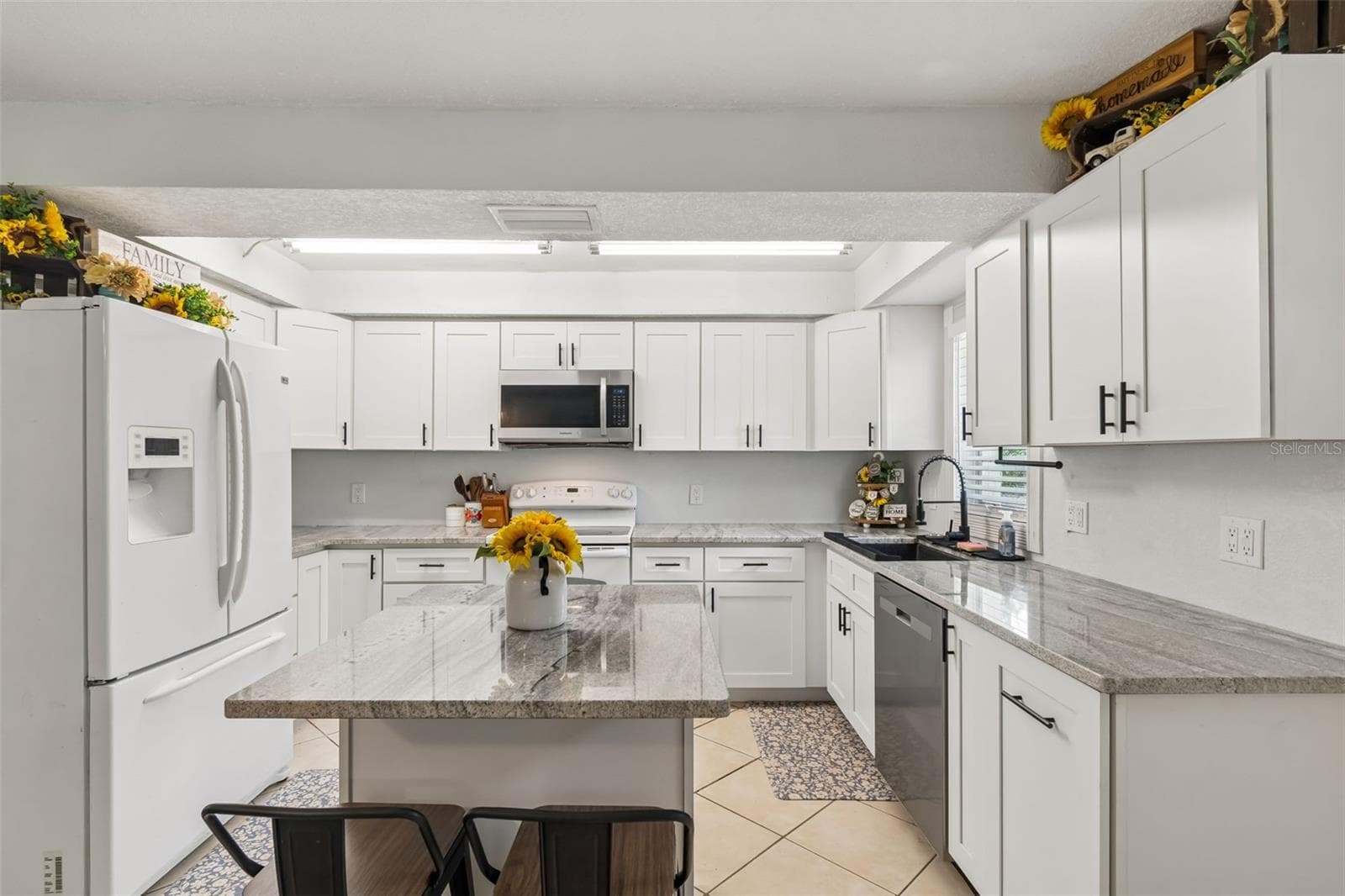 Single Family Residence at 18632 ROSEMARY RD, ARIPEKA, photo 12 of 31