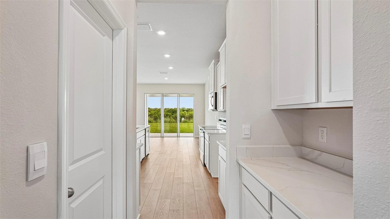 Single Family Residence at 2818 FISHERY CT, LAKEWOOD RANCH, photo 9 of 71