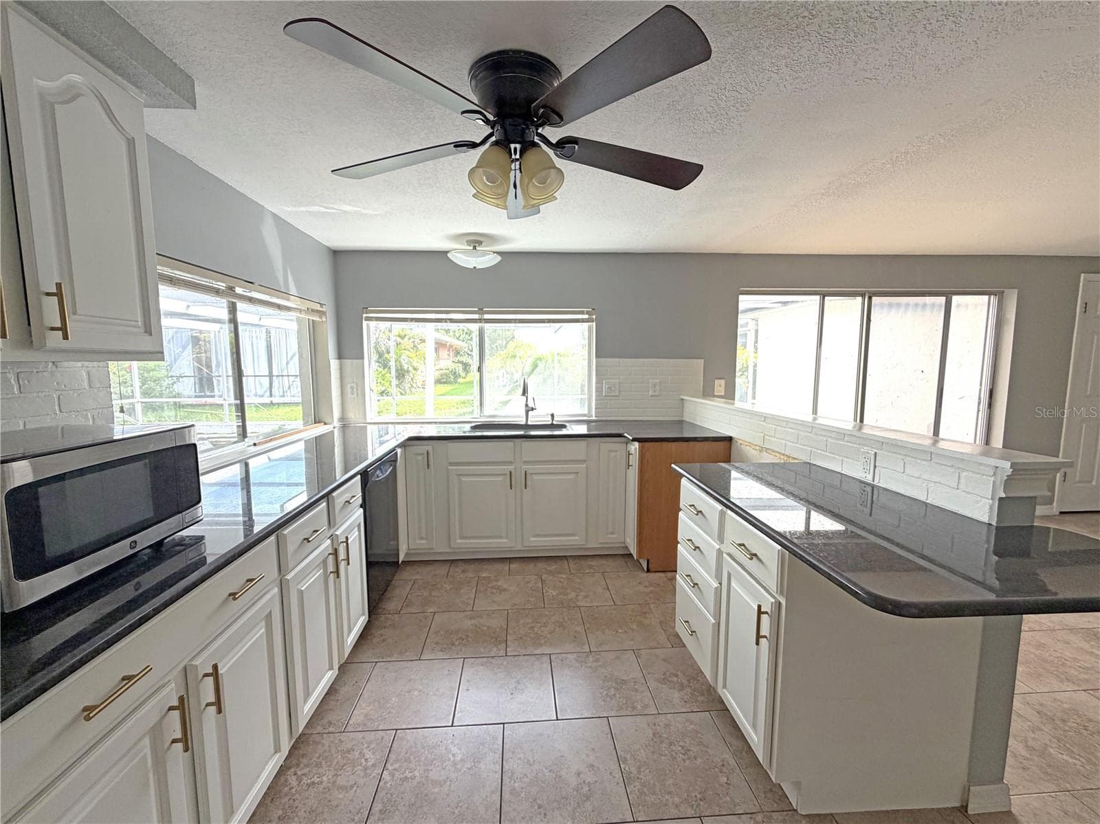 Single Family Residence at 12407 WEATHERSTONE ROW, HUDSON, photo 11 of 40