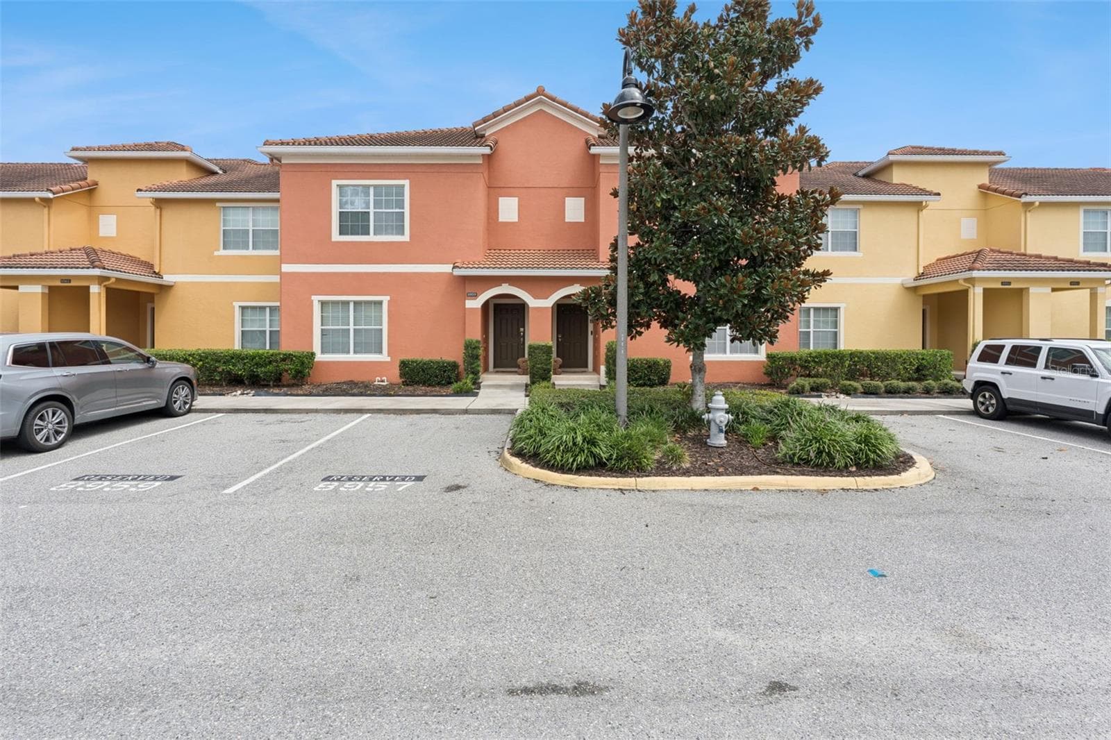 8957 CAT PALM RD