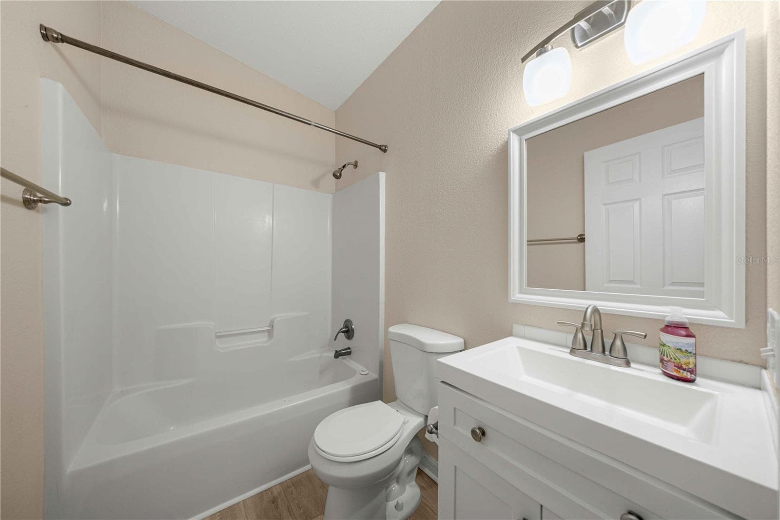 shared second bath hallwy entry - 13250 NW 160TH AVE, MORRISTON